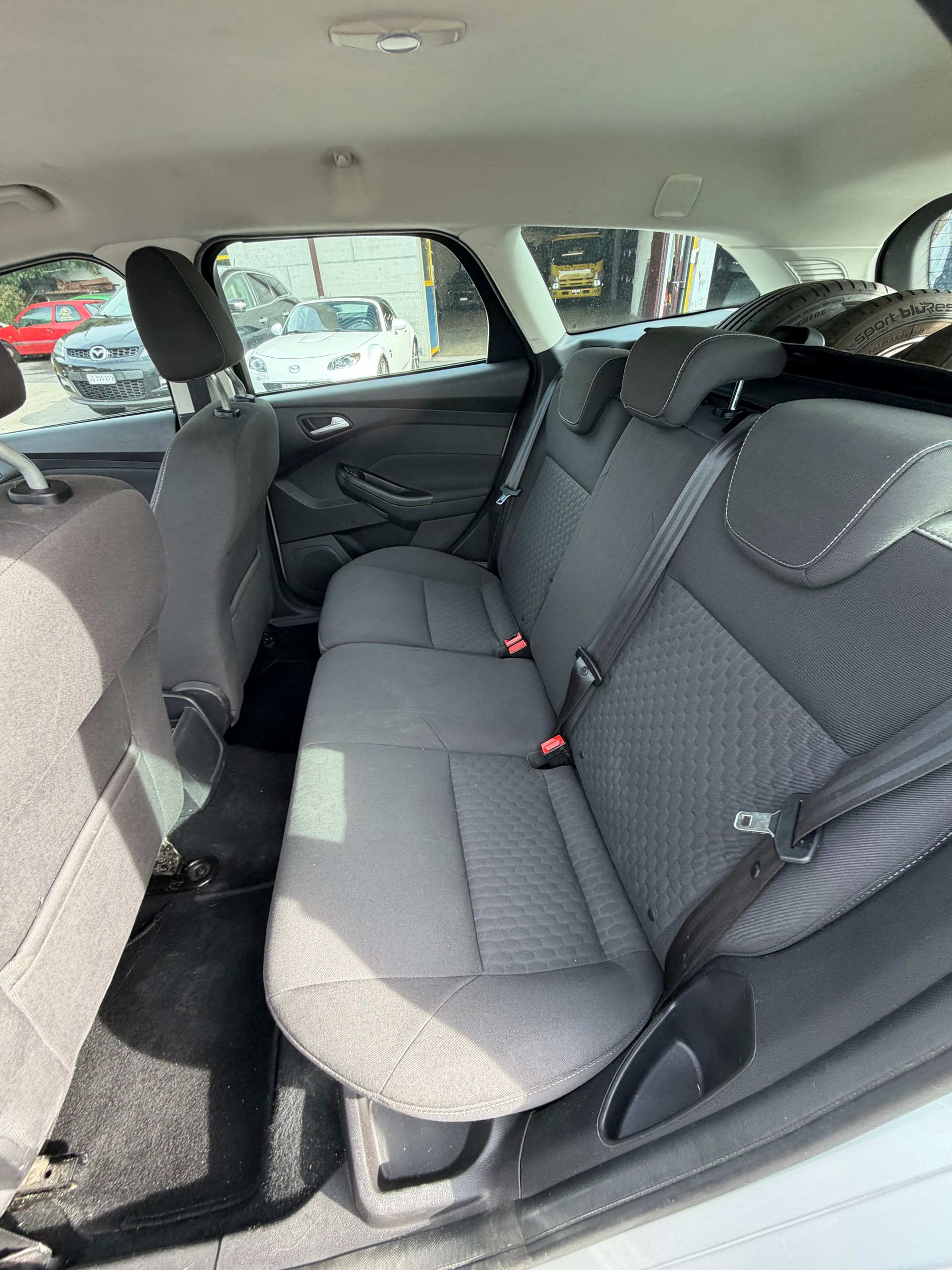 FORD Focus 1.0 SCTi Titanium-image-10