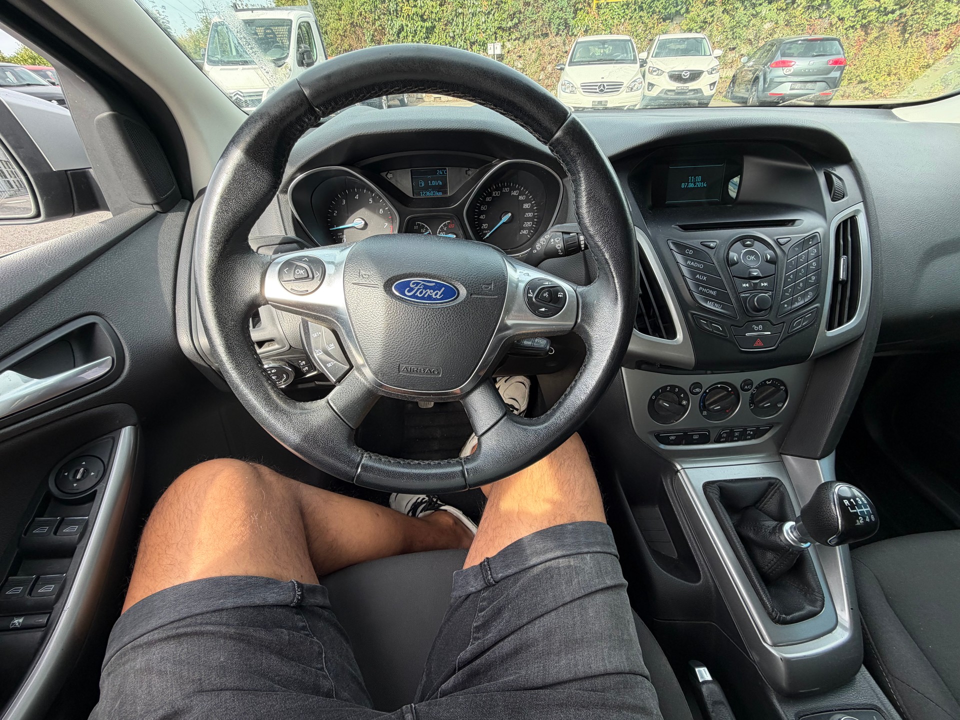 FORD Focus 1.0 SCTi Titanium-image-1