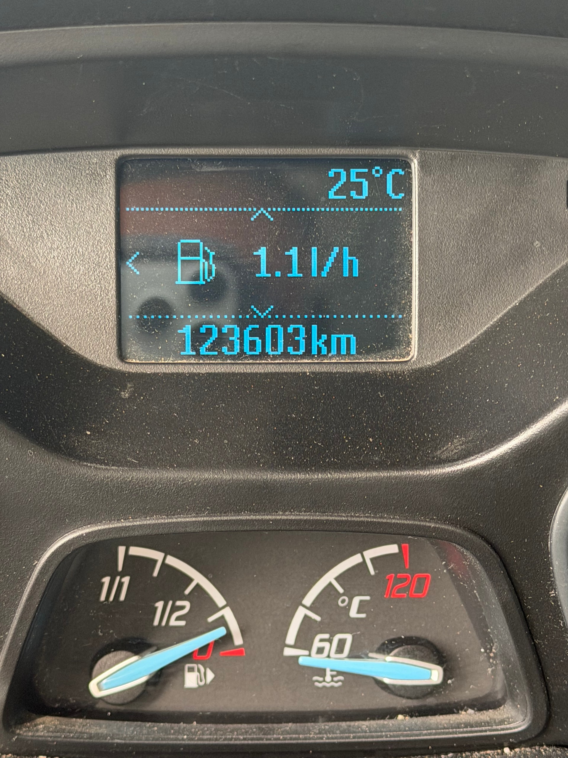 FORD Focus 1.0 SCTi Titanium-image-8