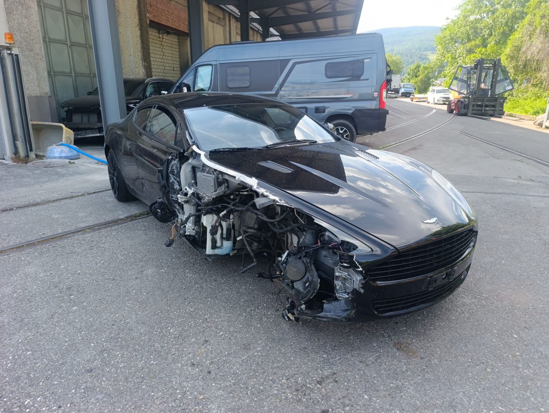 ASTON MARTIN Rapide 5.9 V12 Touchtronic 2-image-3