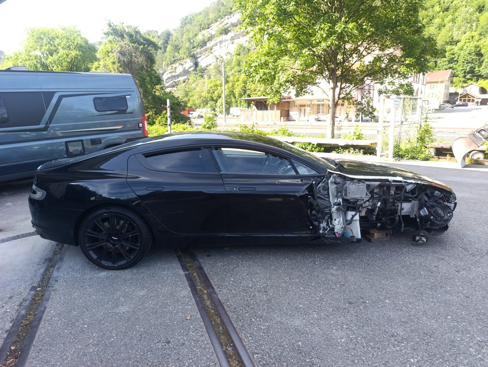 ASTON MARTIN Rapide 5.9 V12 Touchtronic 2-image-10