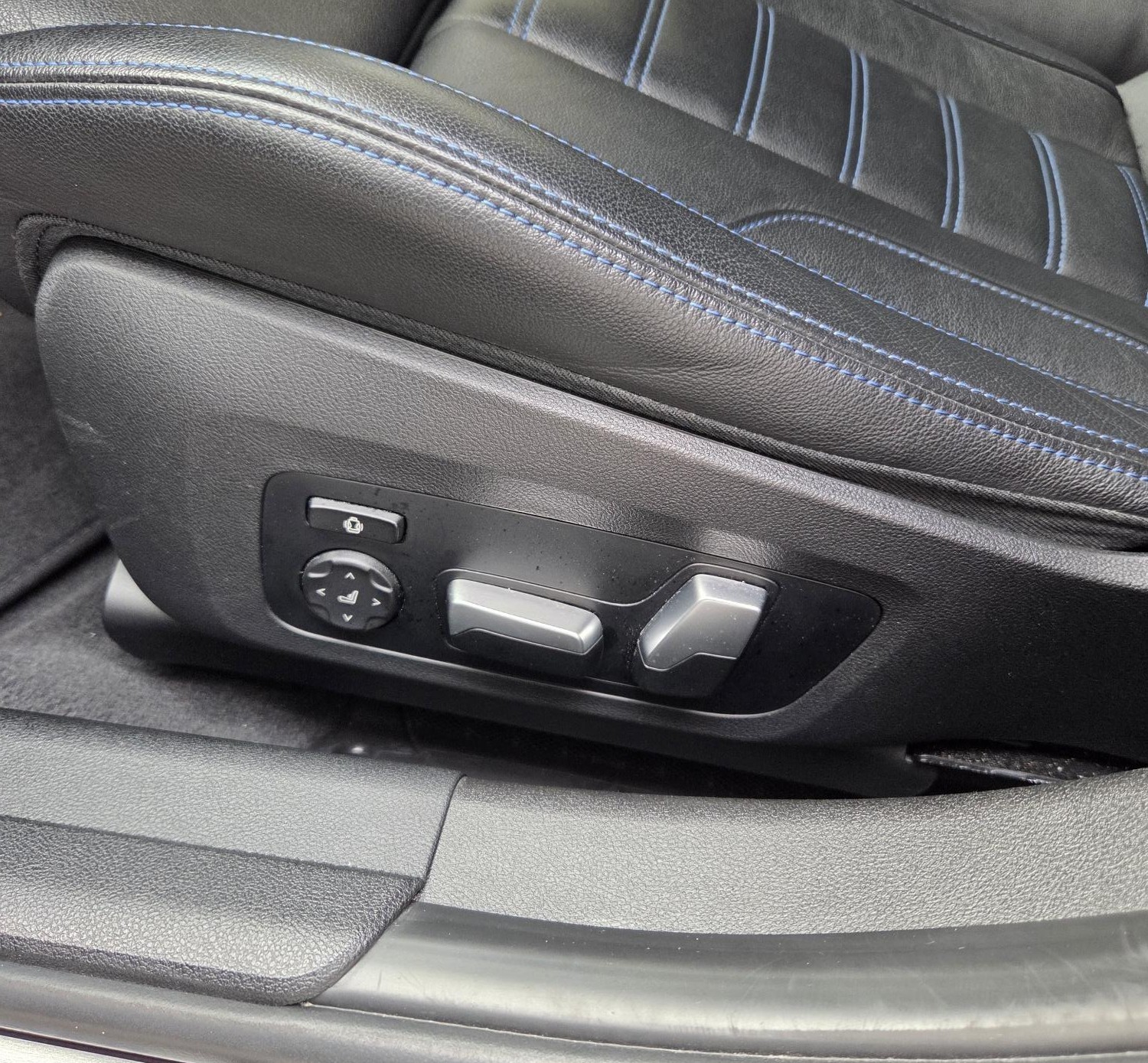 BMW 340d xDrive-image-10