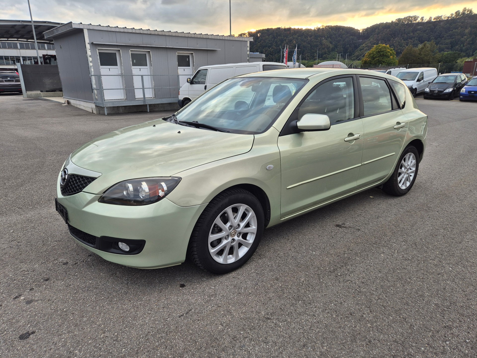 MAZDA 3 1.6 16V Confort-image-0