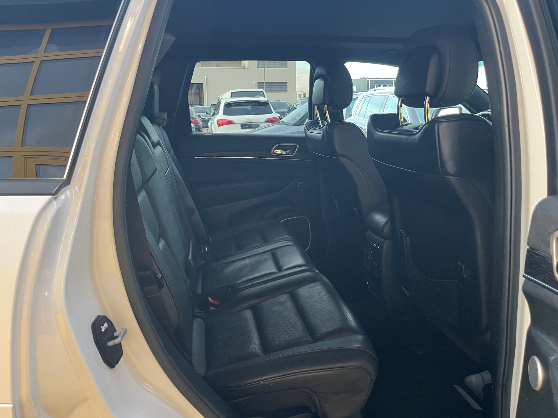 JEEP Grand Cherokee 3.0 CRD Platium Edition-image-7