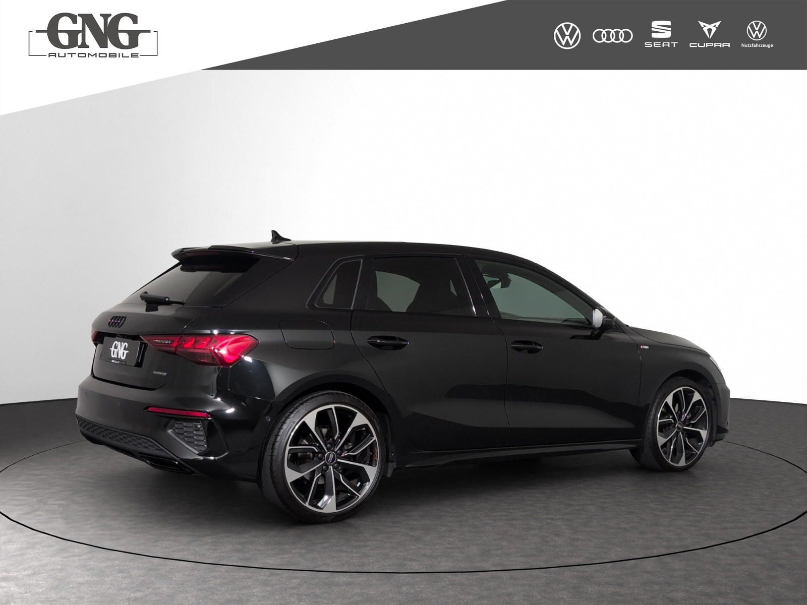 AUDI A3 Sportback 40 TFSI S line quattro S-tronic-image-2