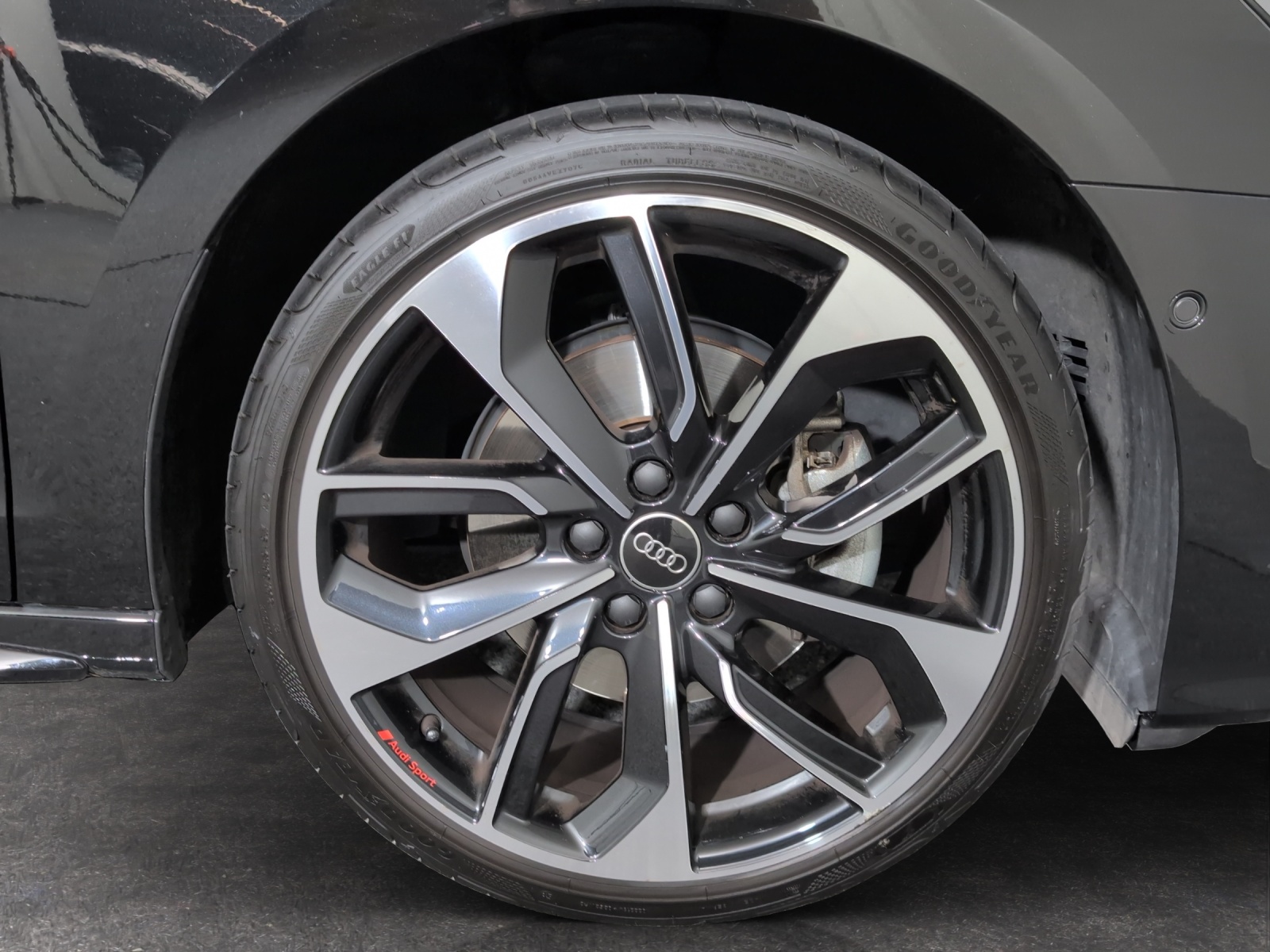 AUDI A3 Sportback 40 TFSI S line quattro S-tronic-image-4