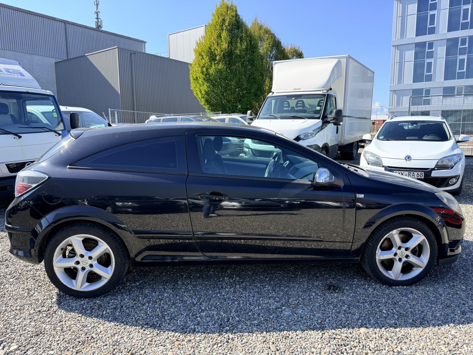 OPEL Astra GTC 2.0i 16V Turbo Cosmo-image-4