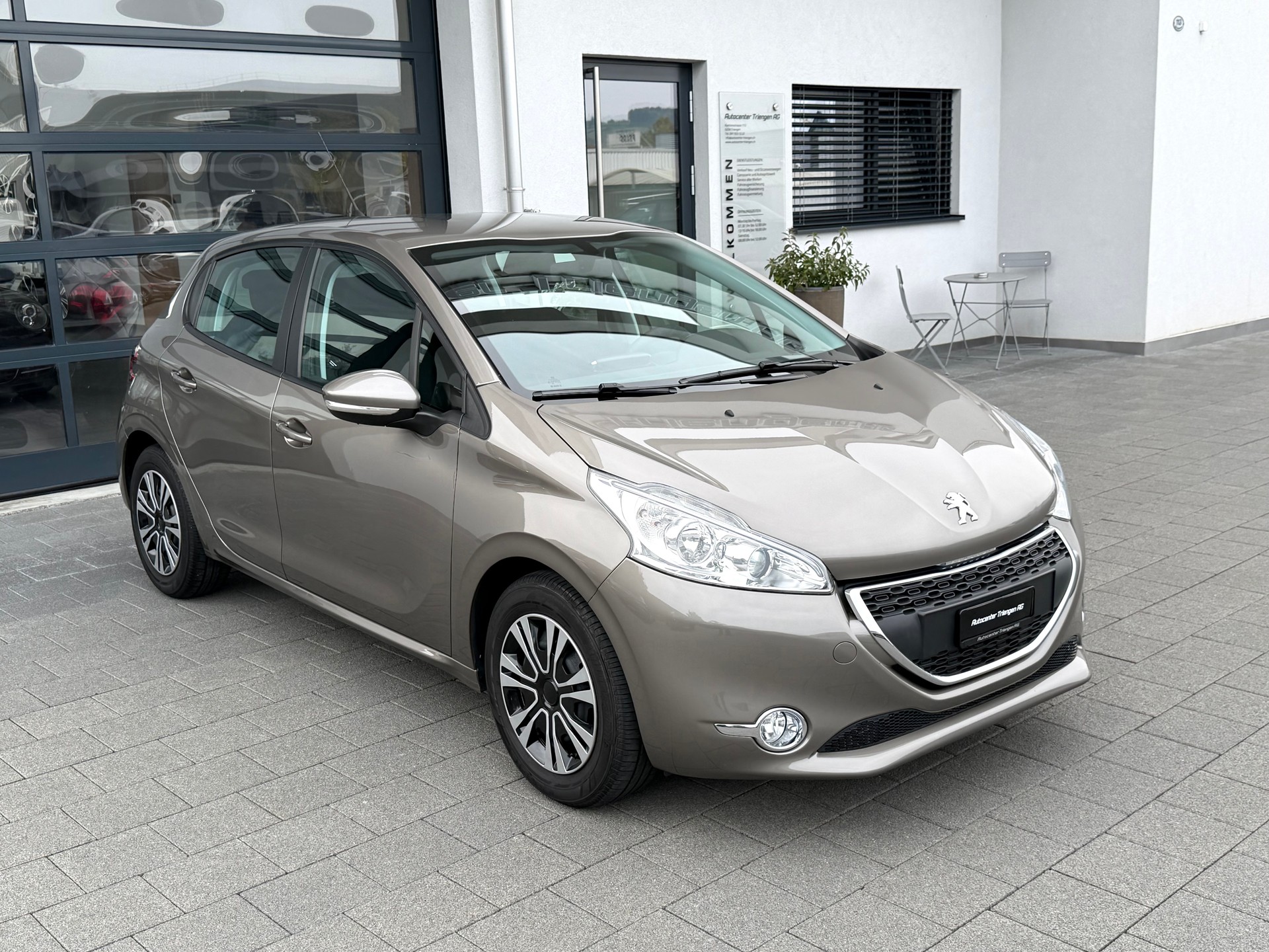 PEUGEOT 208 1.2 VTI Active-image-3