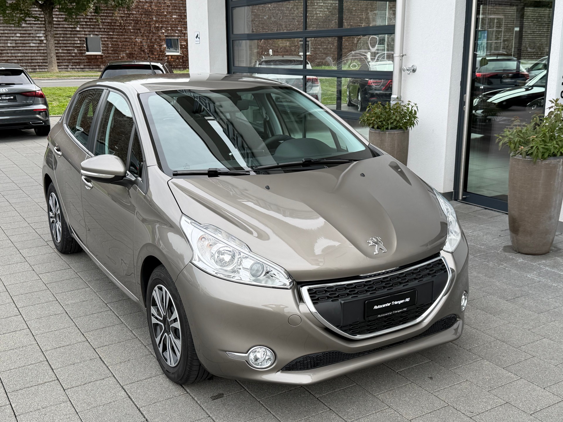 PEUGEOT 208 1.2 VTI Active-image-15