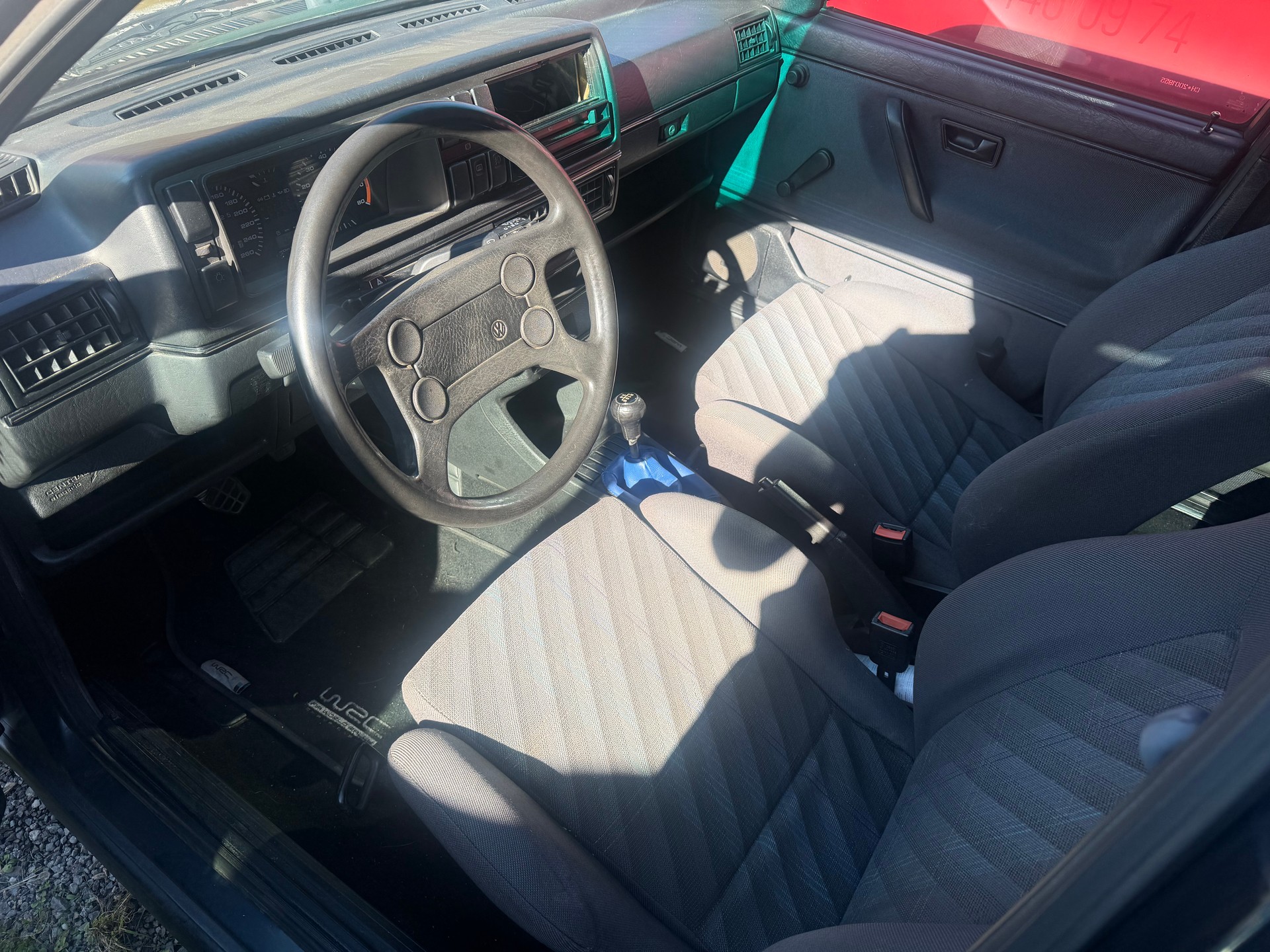 VW Golf 1800 GTI-showroom-element-3