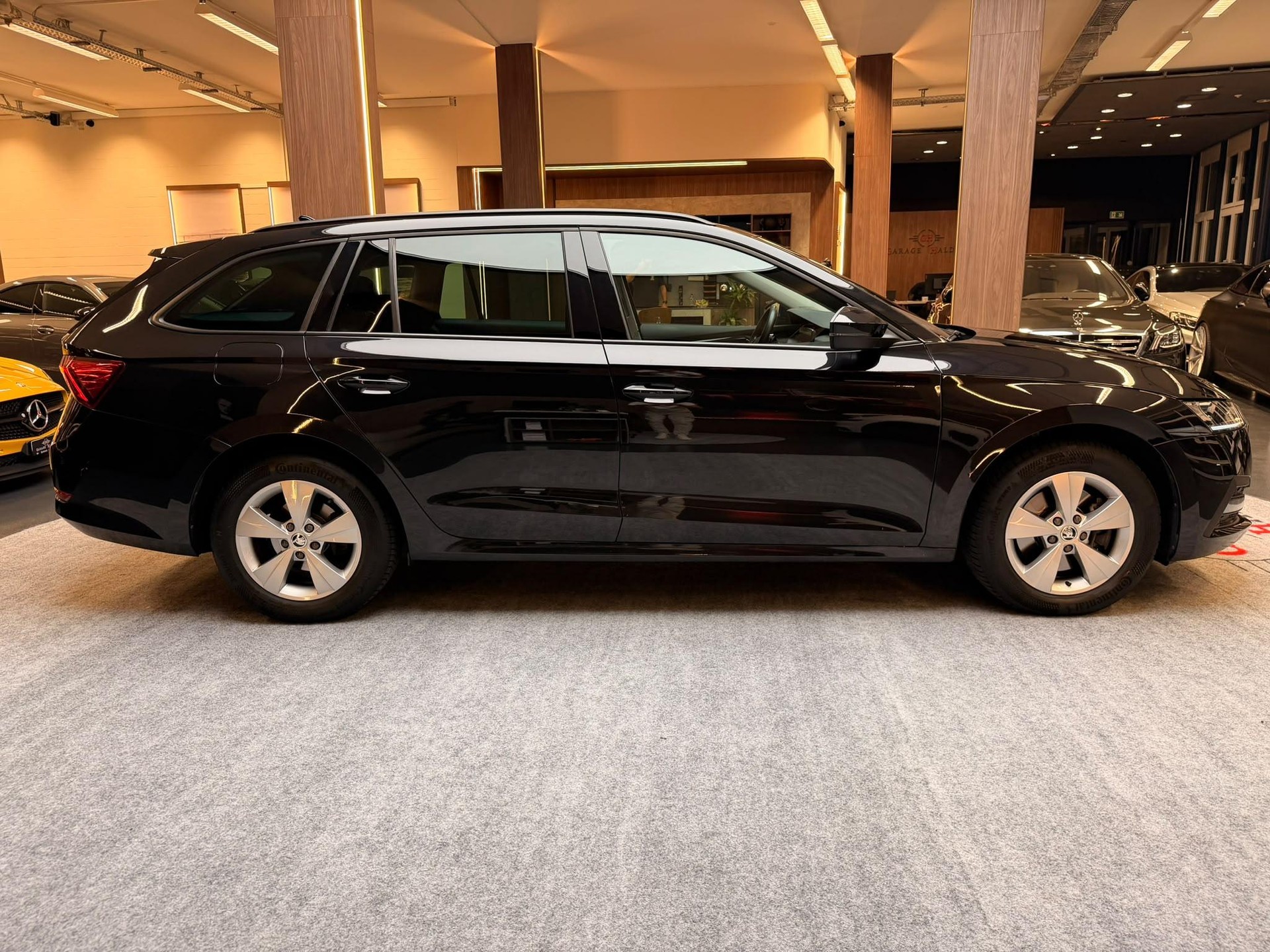 SKODA Octavia Combi 2.0 TDI Ambition 4x4 DSG-image-7