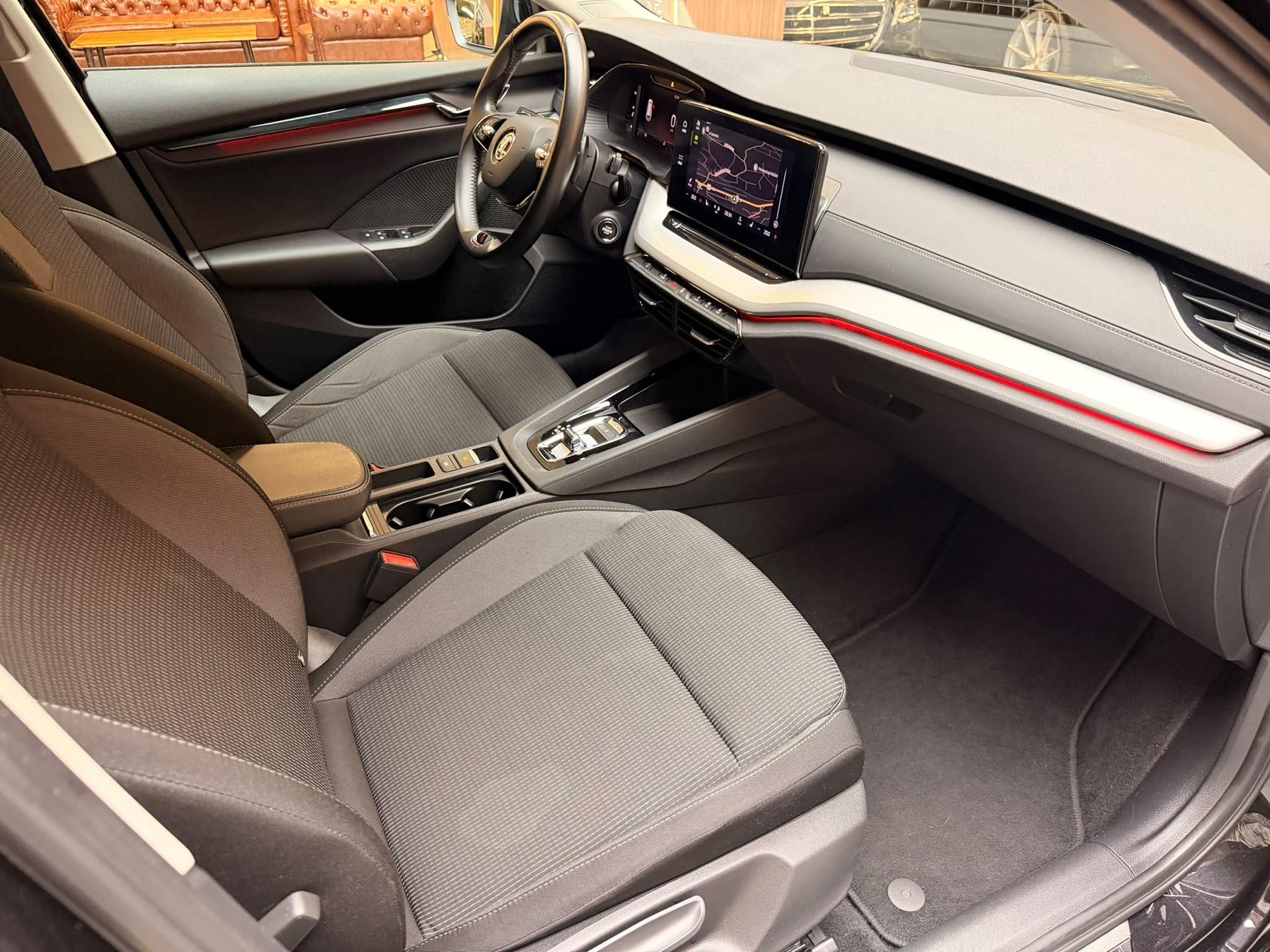 SKODA Octavia Combi 2.0 TDI Ambition 4x4 DSG-image-15