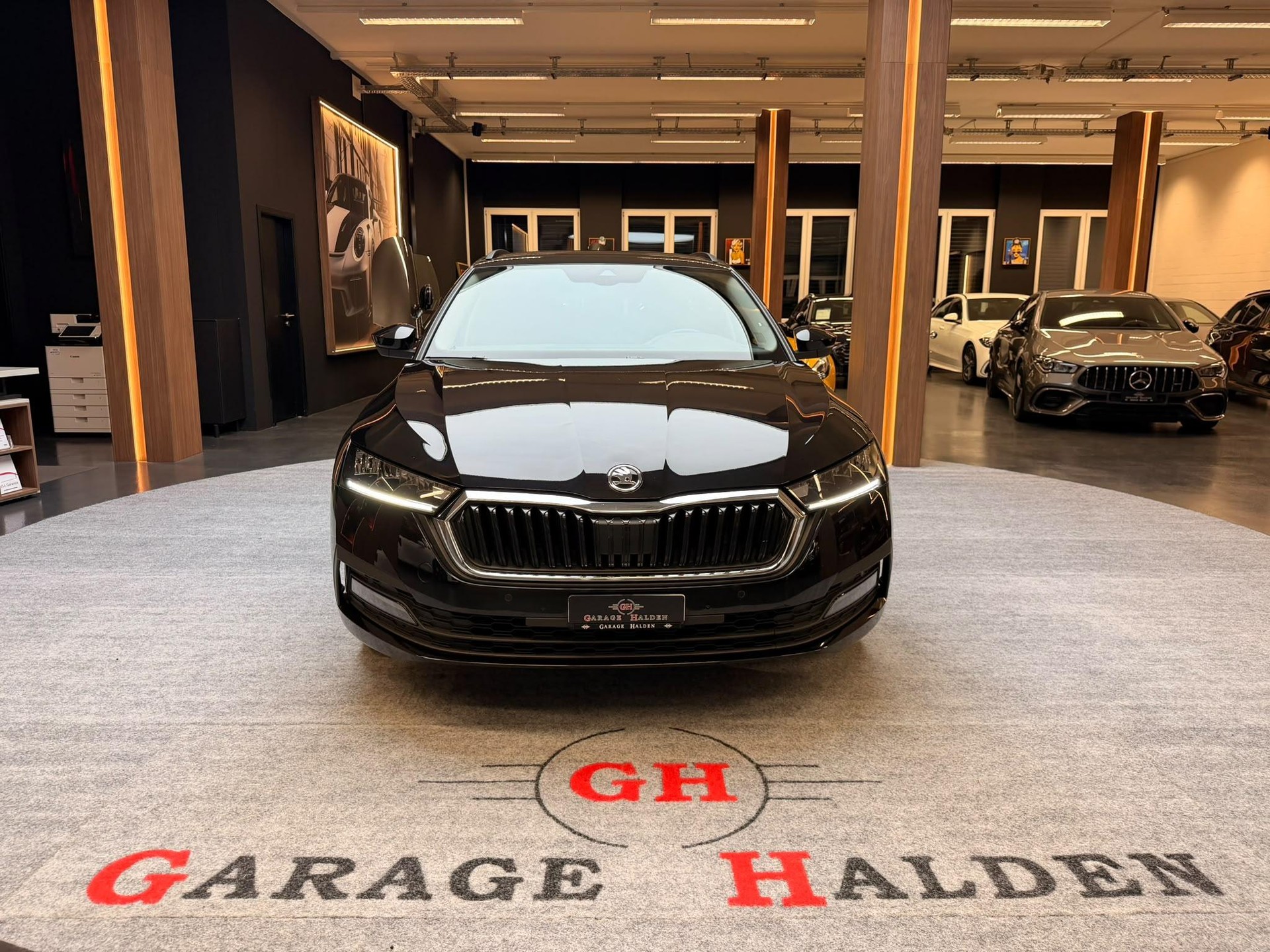 SKODA Octavia Combi 2.0 TDI Ambition 4x4 DSG-image-1