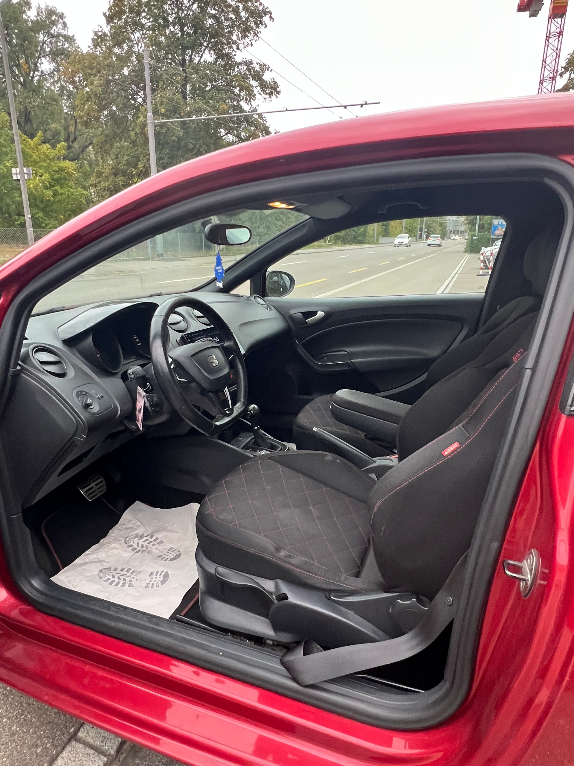 SEAT Ibiza SC 1.4 TSI Cupra DSG-image-11