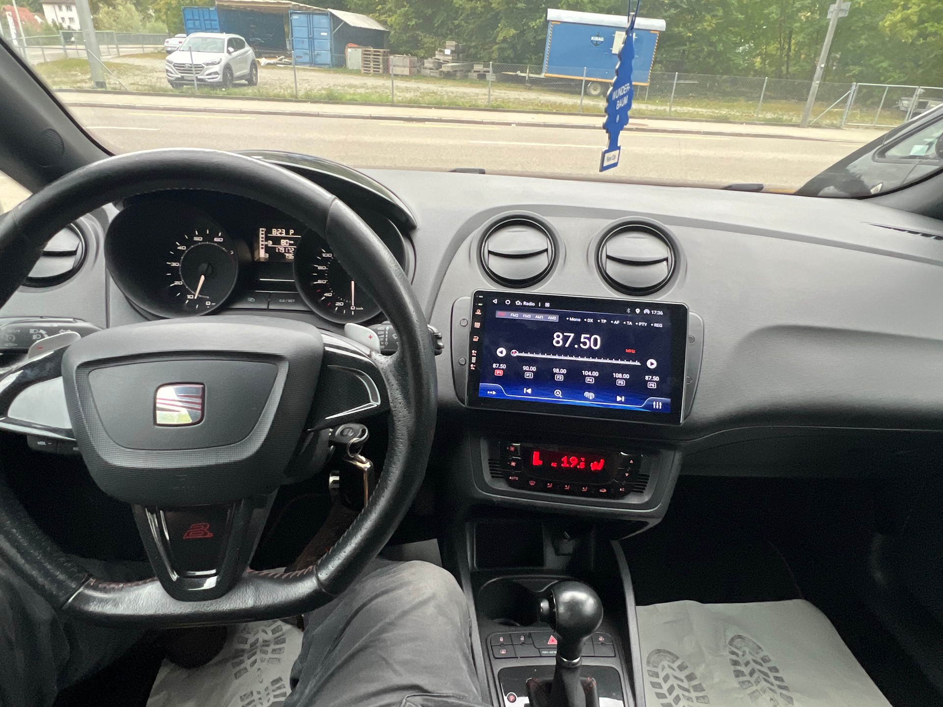 SEAT Ibiza SC 1.4 TSI Cupra DSG-image-14