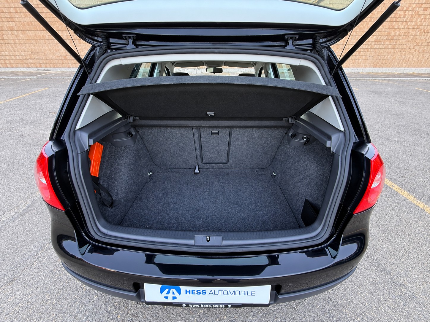 VW Golf 2.0 FSI Sportline Automat-image-5