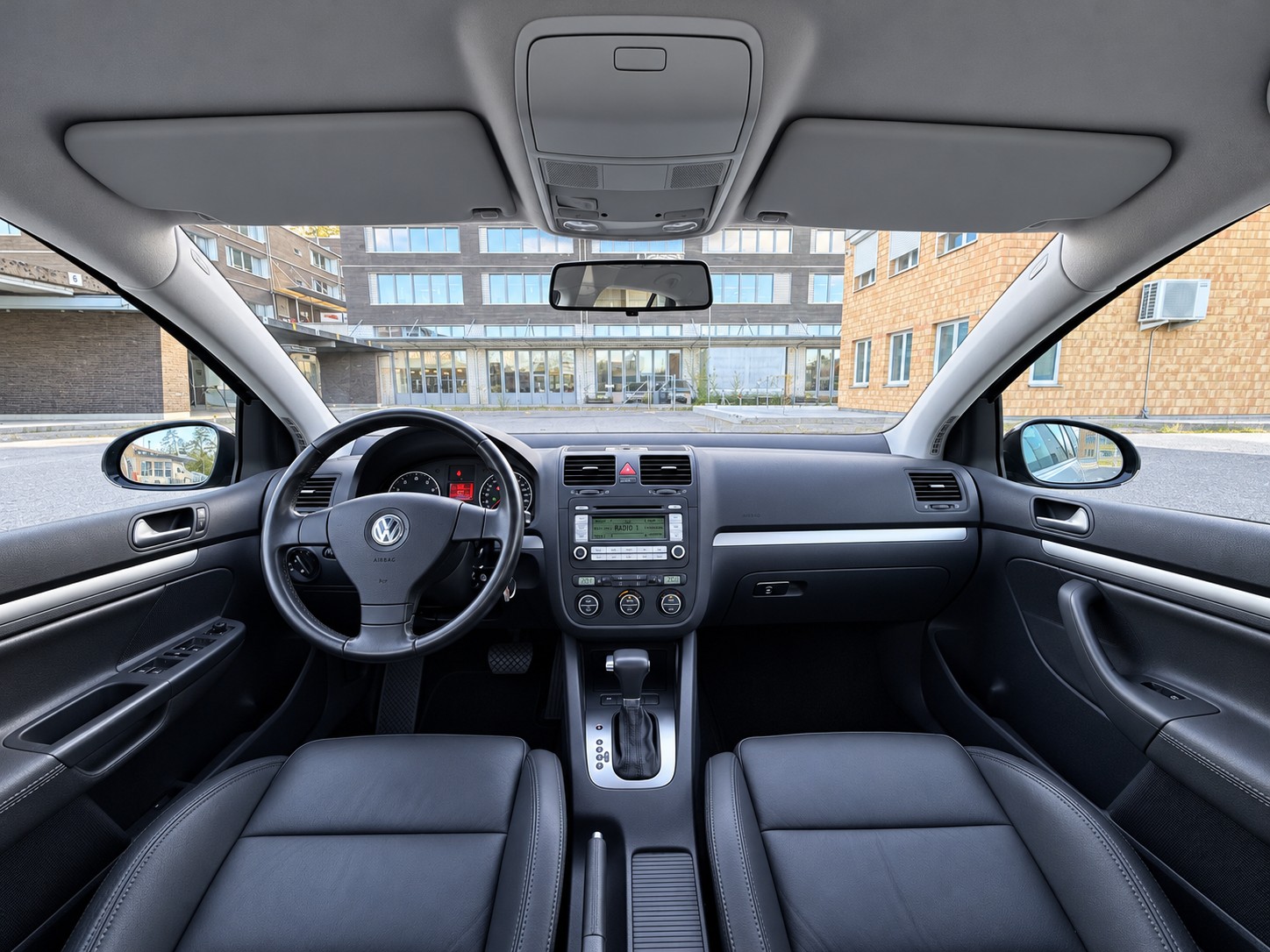 VW Golf 2.0 FSI Sportline Automat-image-8