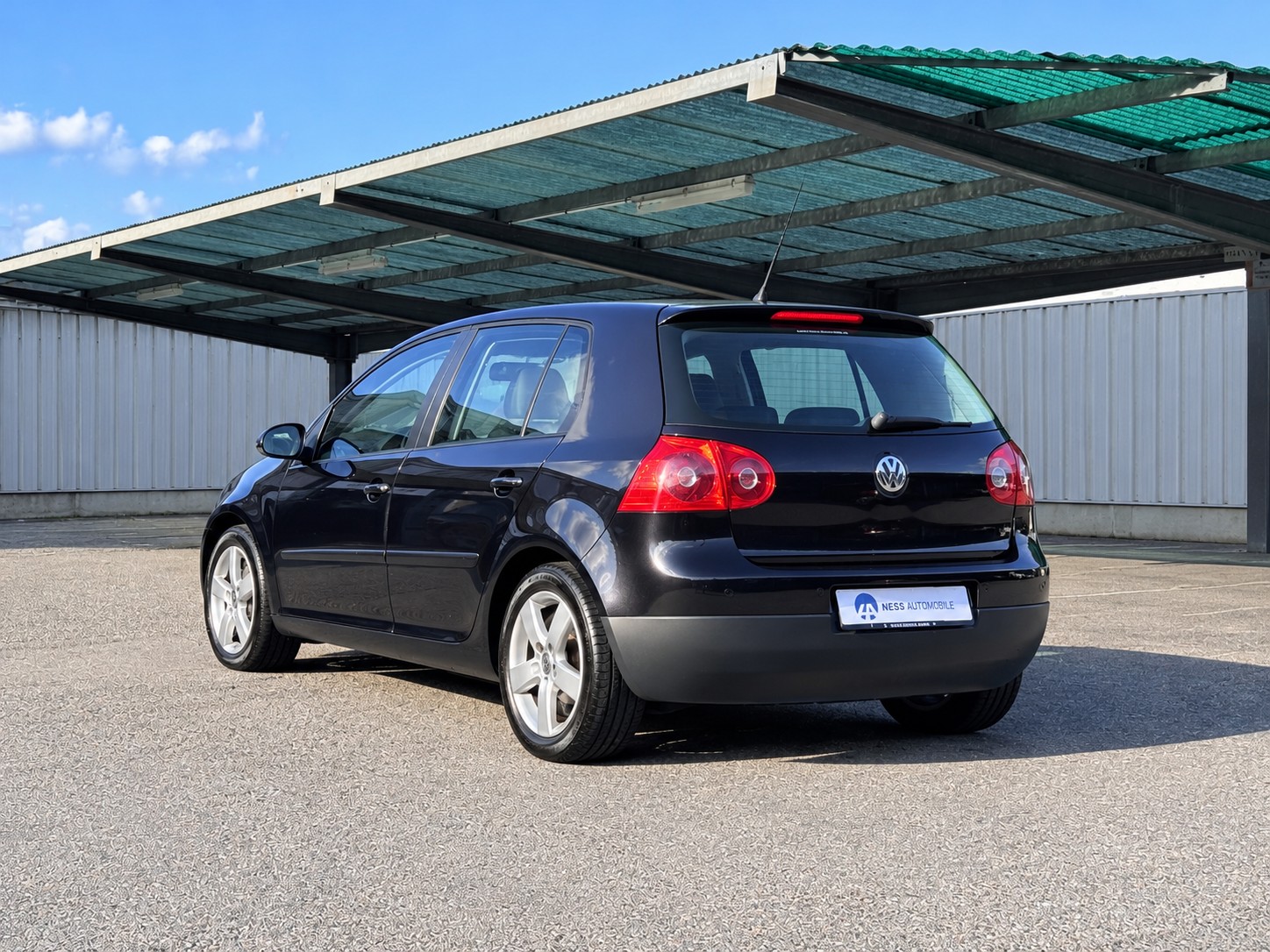 VW Golf 2.0 FSI Sportline Automat-image-3