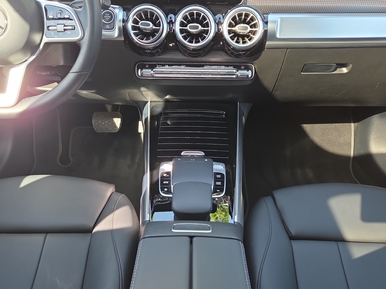 MERCEDES-BENZ GLB 200 Progressive-image-14