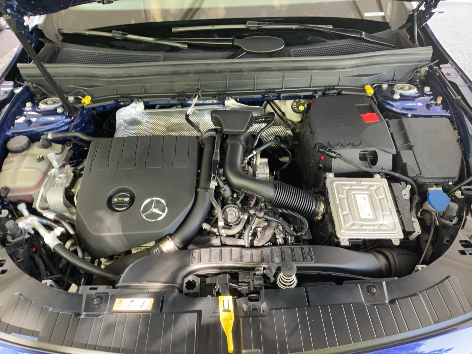 MERCEDES-BENZ GLB 200 Progressive-image-18