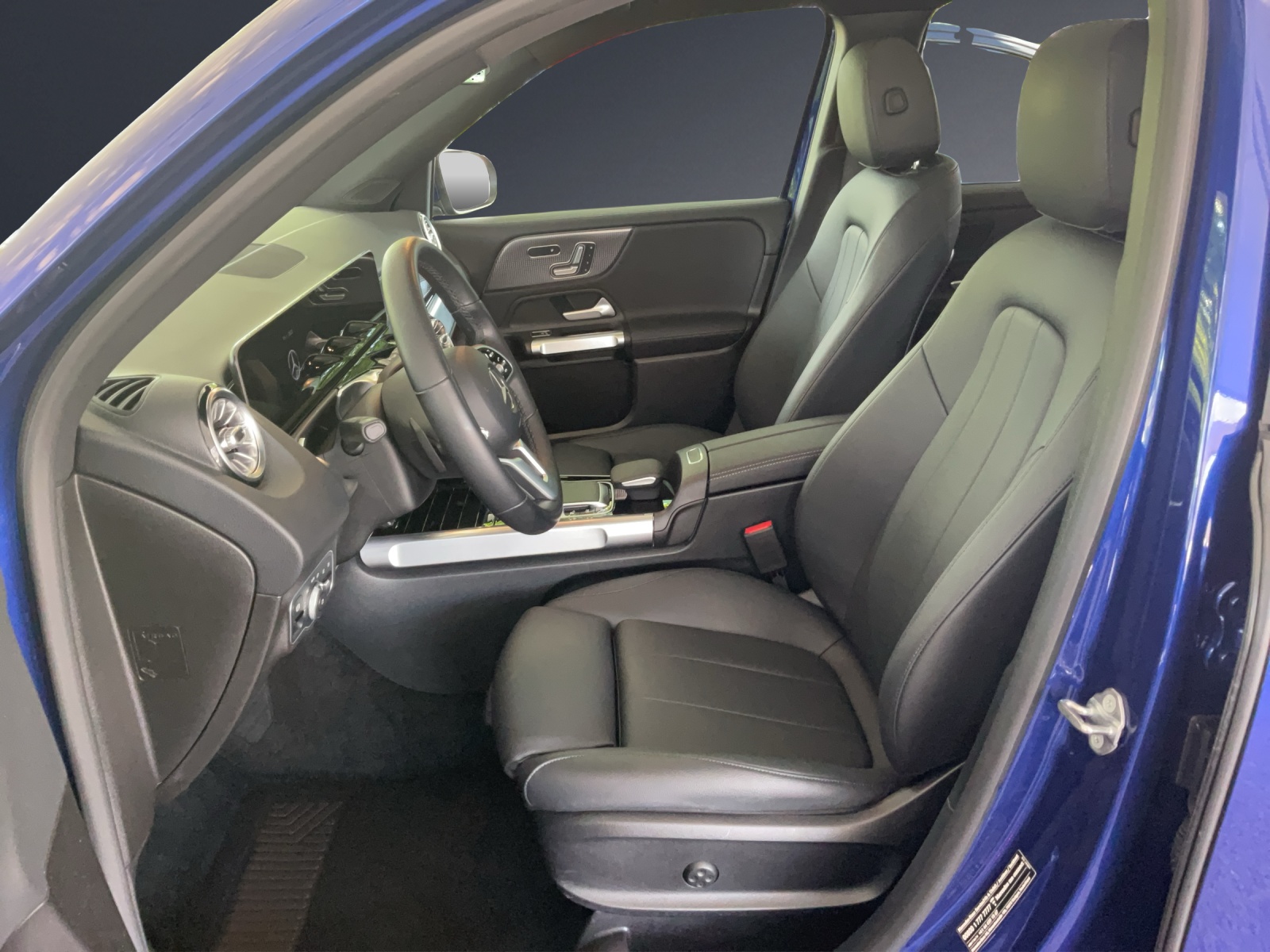 MERCEDES-BENZ GLB 200 Progressive-image-6