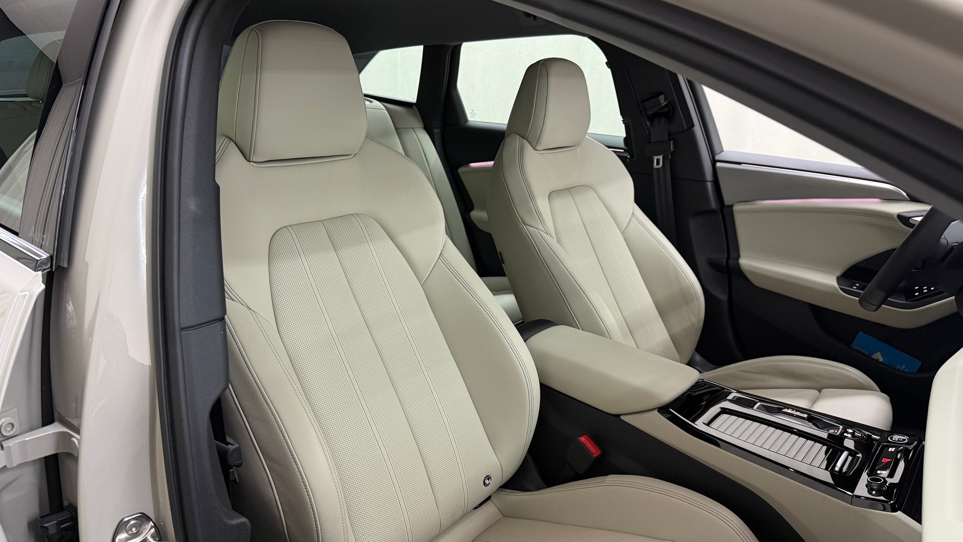 AUDI A6 Avant e-tron performance-image-13