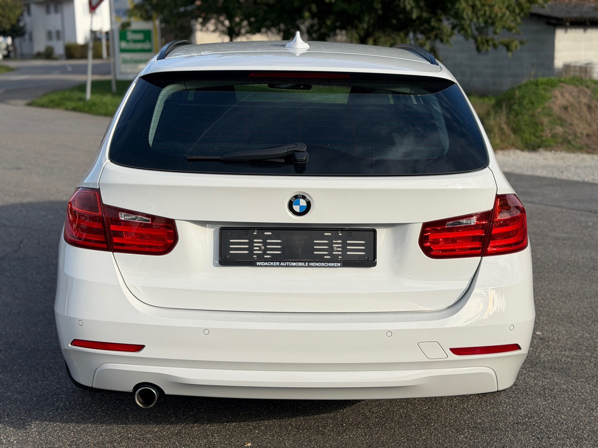 BMW 316d Touring Business Steptronic-image-4