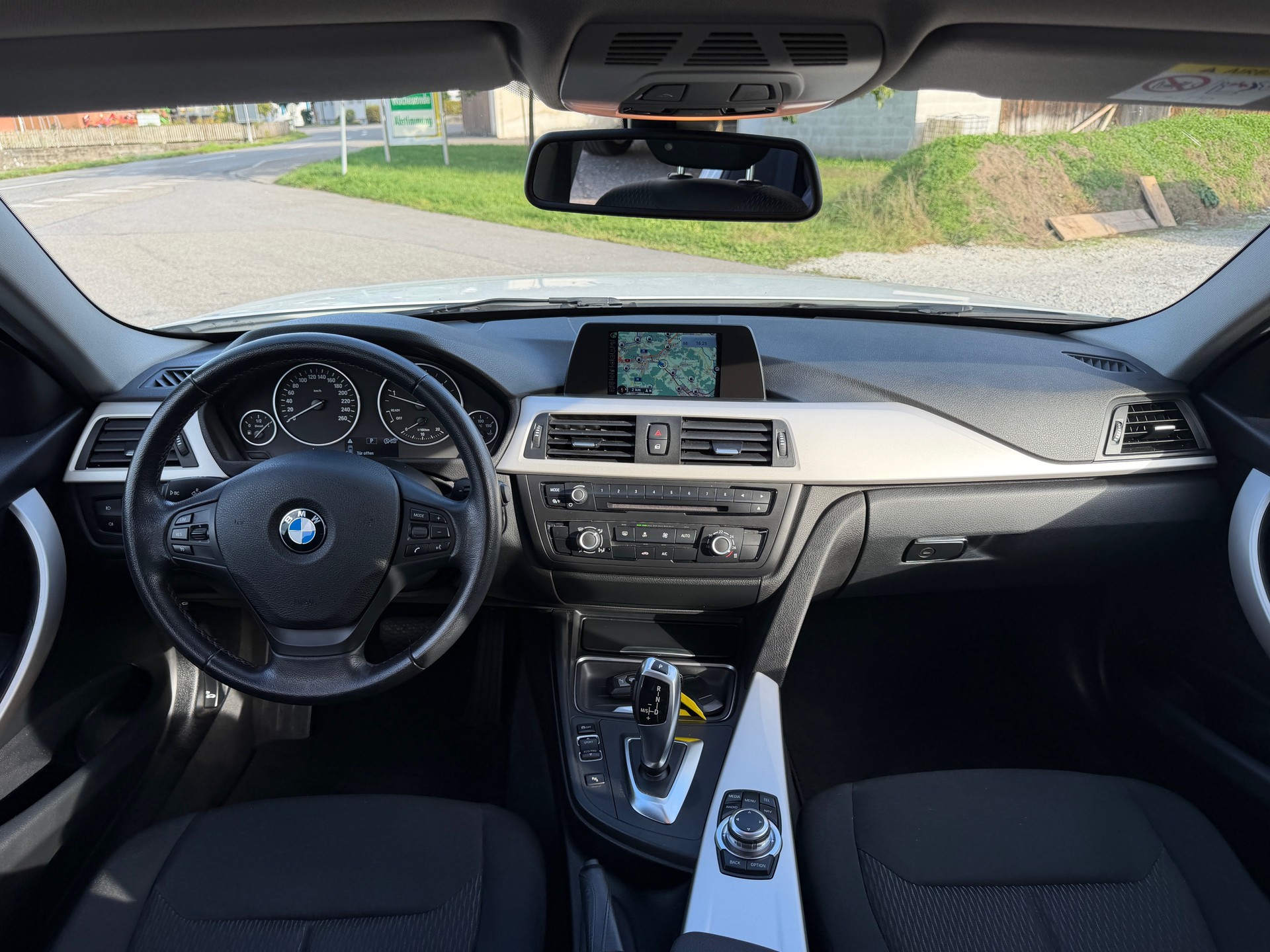 BMW 316d Touring Business Steptronic-image-6
