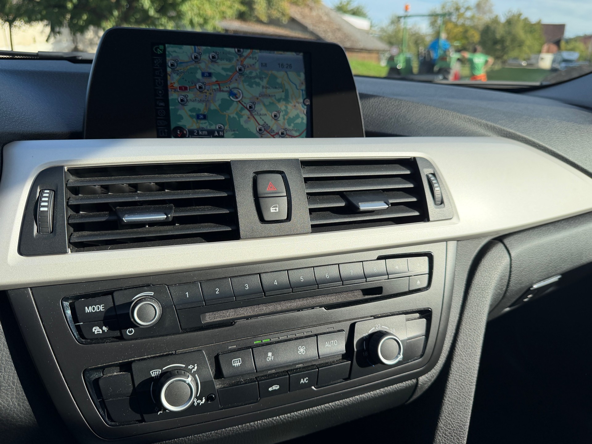 BMW 316d Touring Business Steptronic-image-8