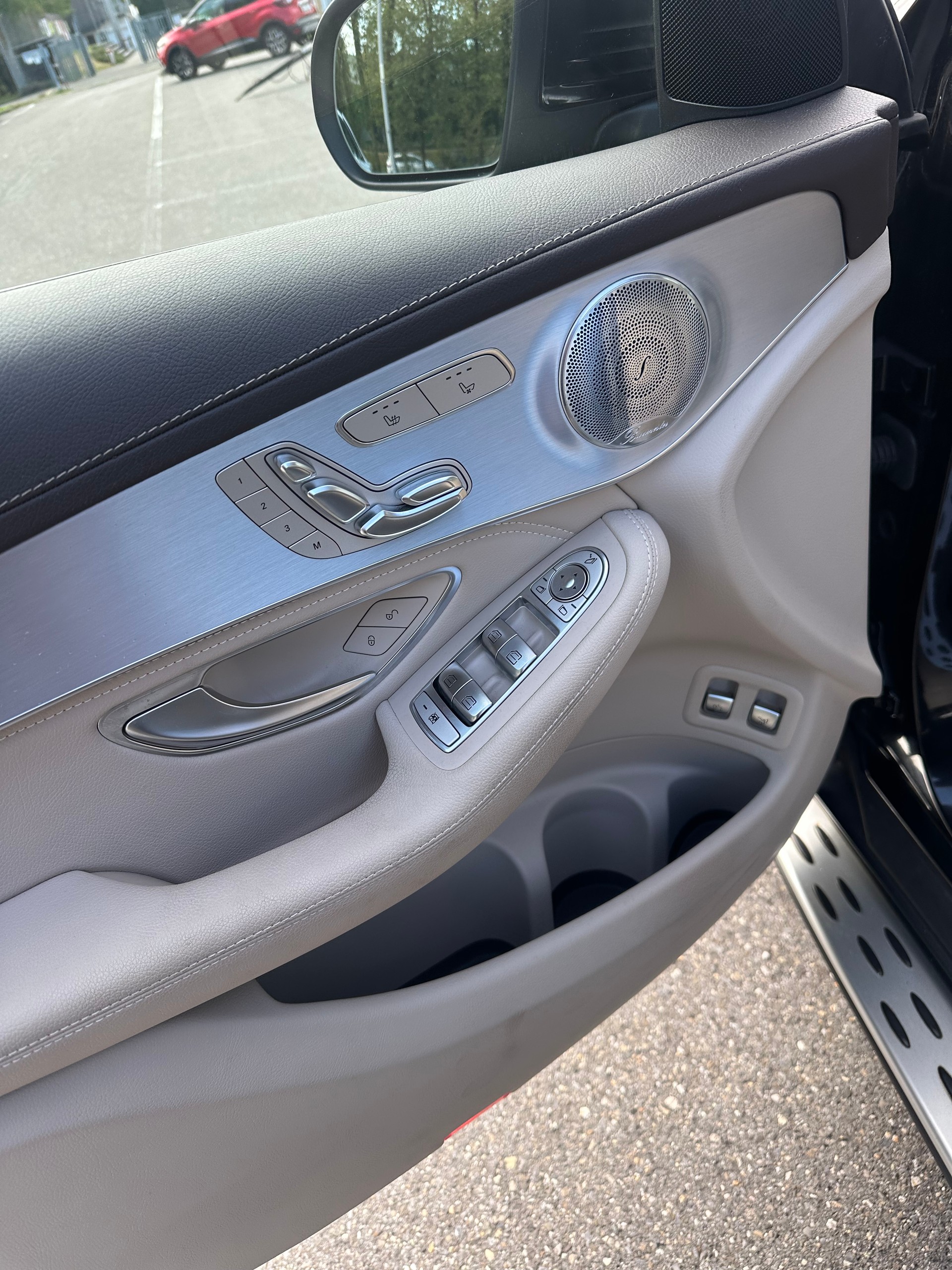 MERCEDES-BENZ GLC 250 d 4Matic 9G-Tronic-image-11