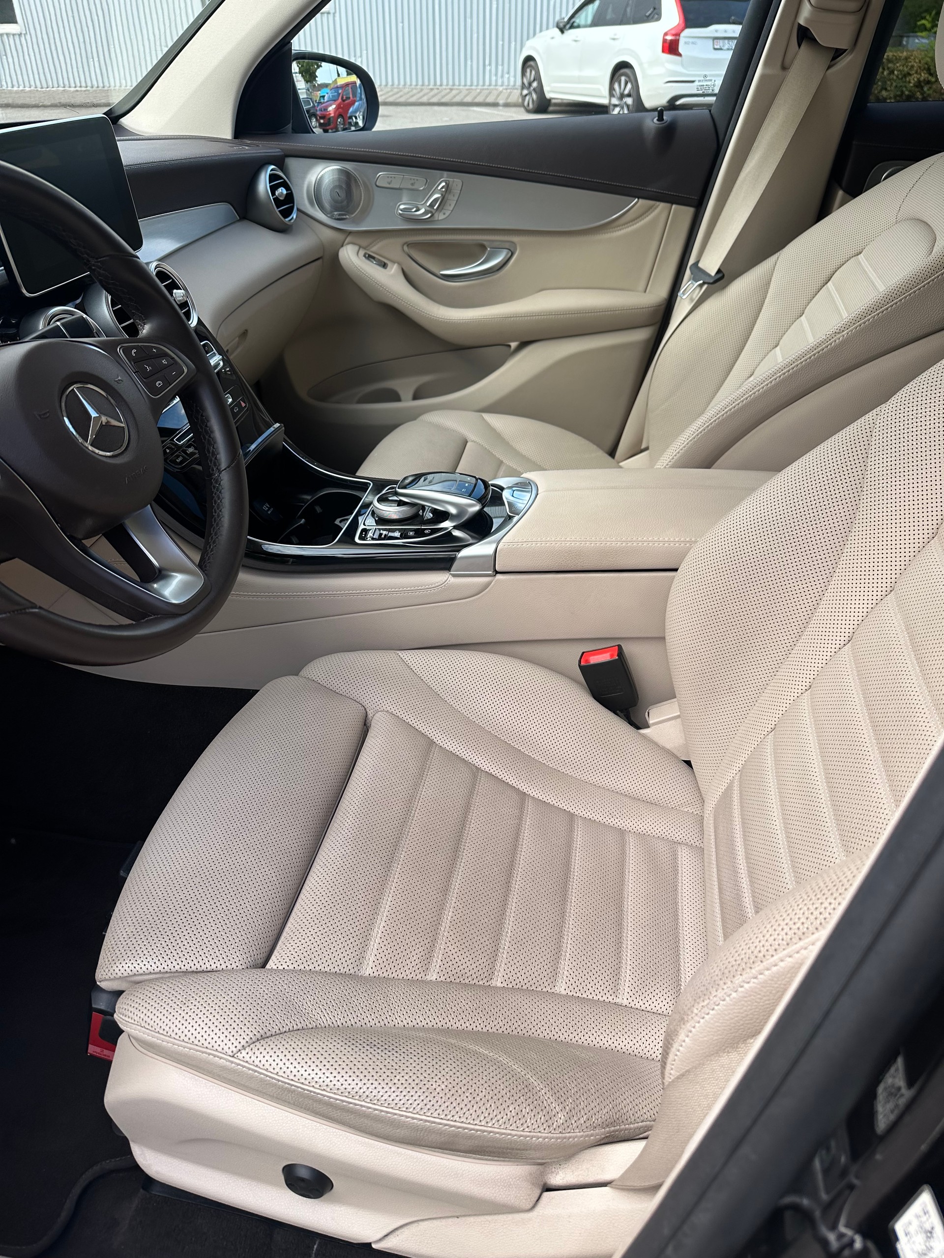 MERCEDES-BENZ GLC 250 d 4Matic 9G-Tronic-image-10