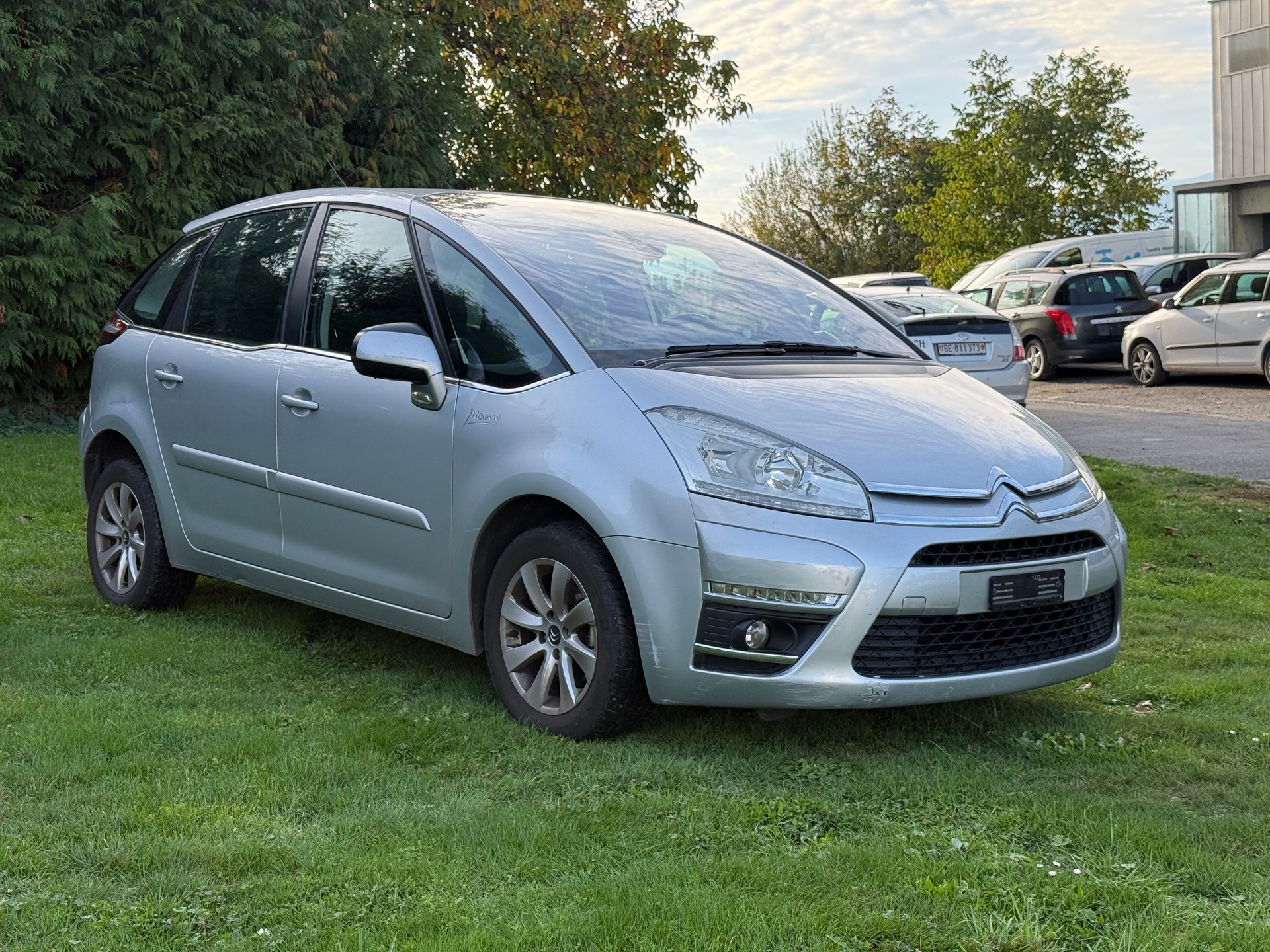 CITROEN C4 Picasso 1.6 HDI 16V Attraction EGS6-image-1