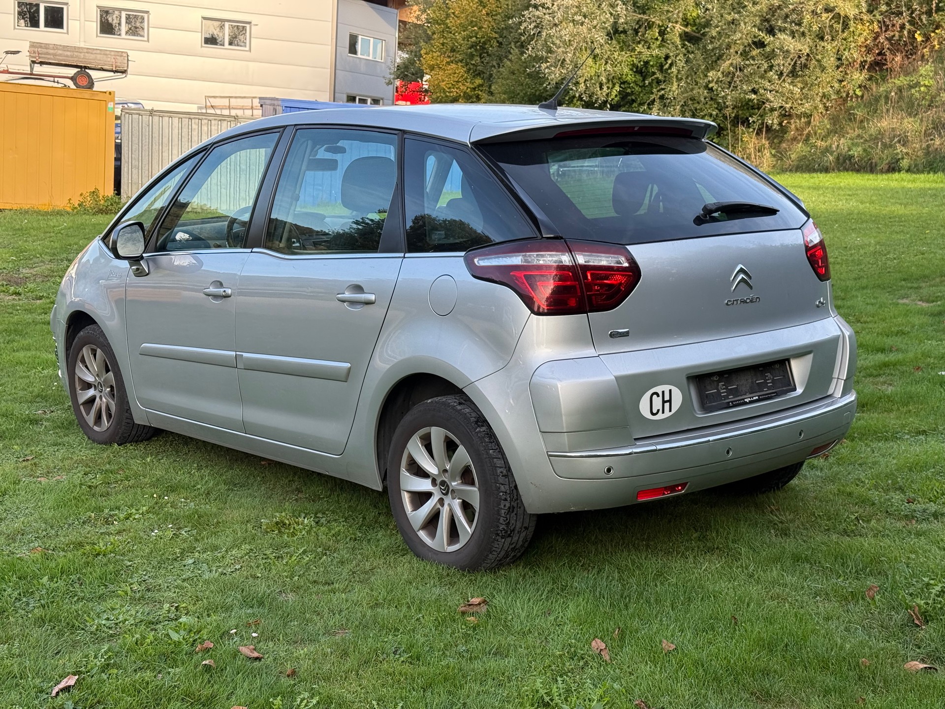 CITROEN C4 Picasso 1.6 HDI 16V Attraction EGS6-image-4