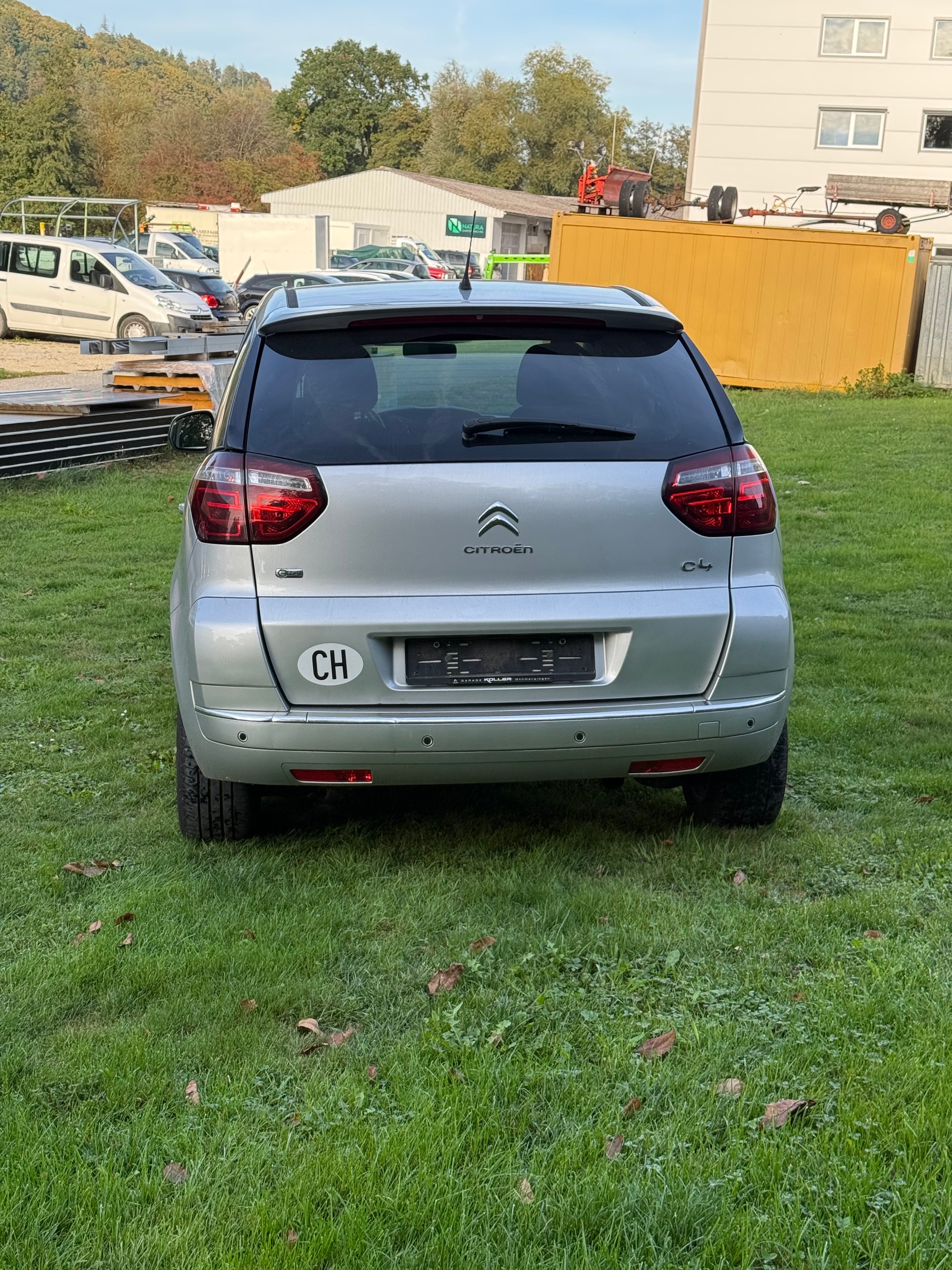 CITROEN C4 Picasso 1.6 HDI 16V Attraction EGS6-image-5