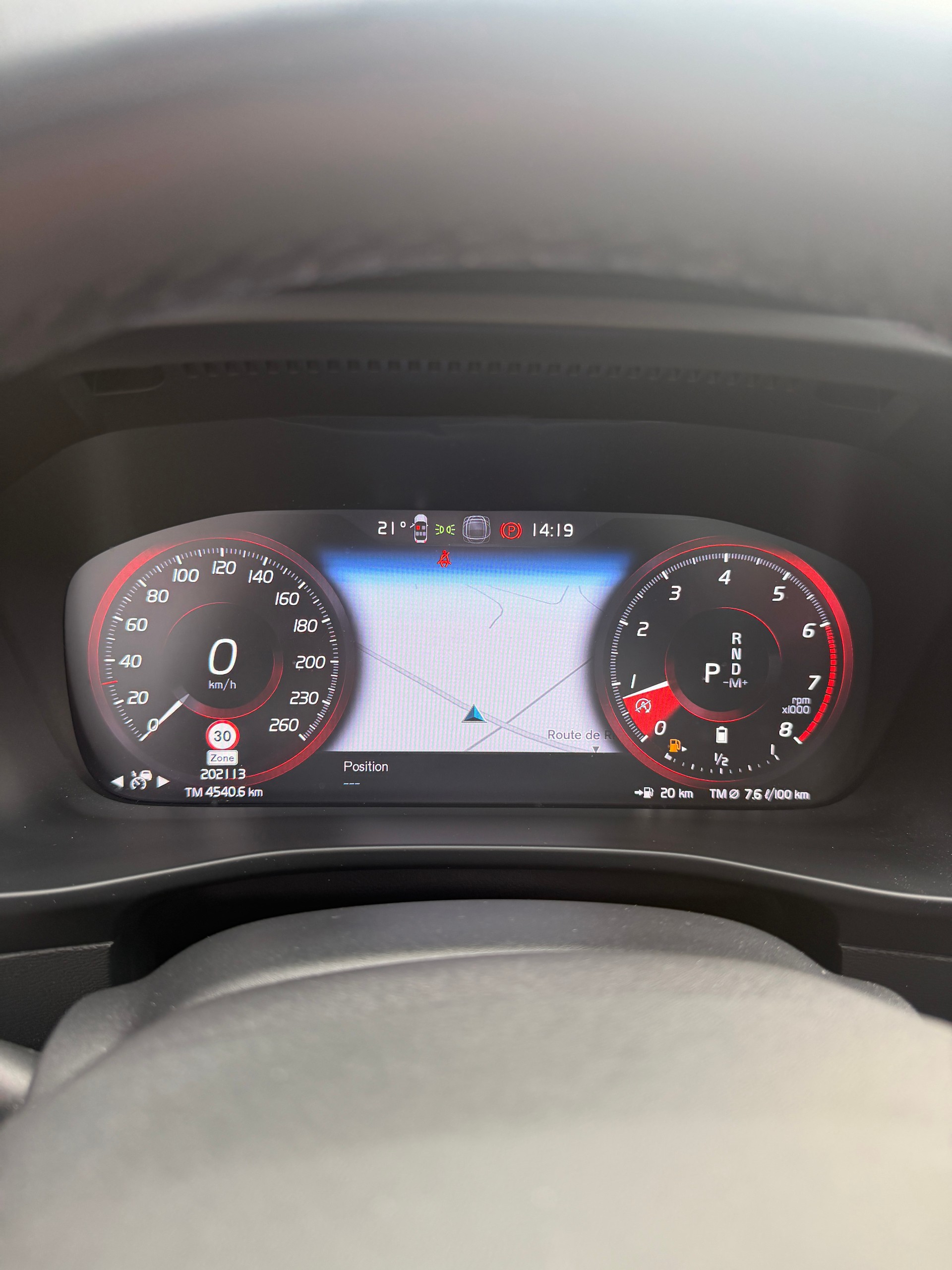 VOLVO XC40 B5 Benzin Mild Hybrid AWD R-Design Geartronic-image-11