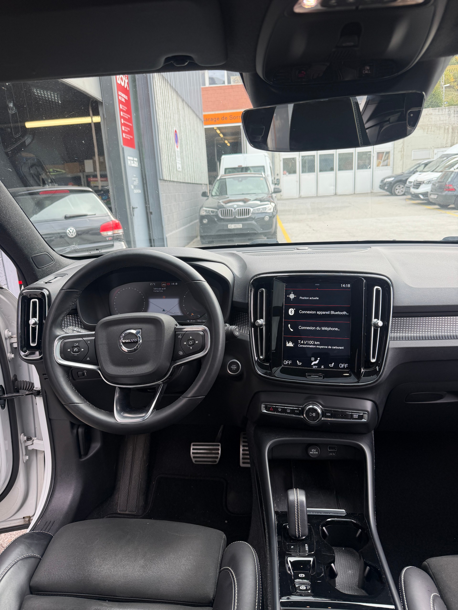 VOLVO XC40 B5 Benzin Mild Hybrid AWD R-Design Geartronic-image-8