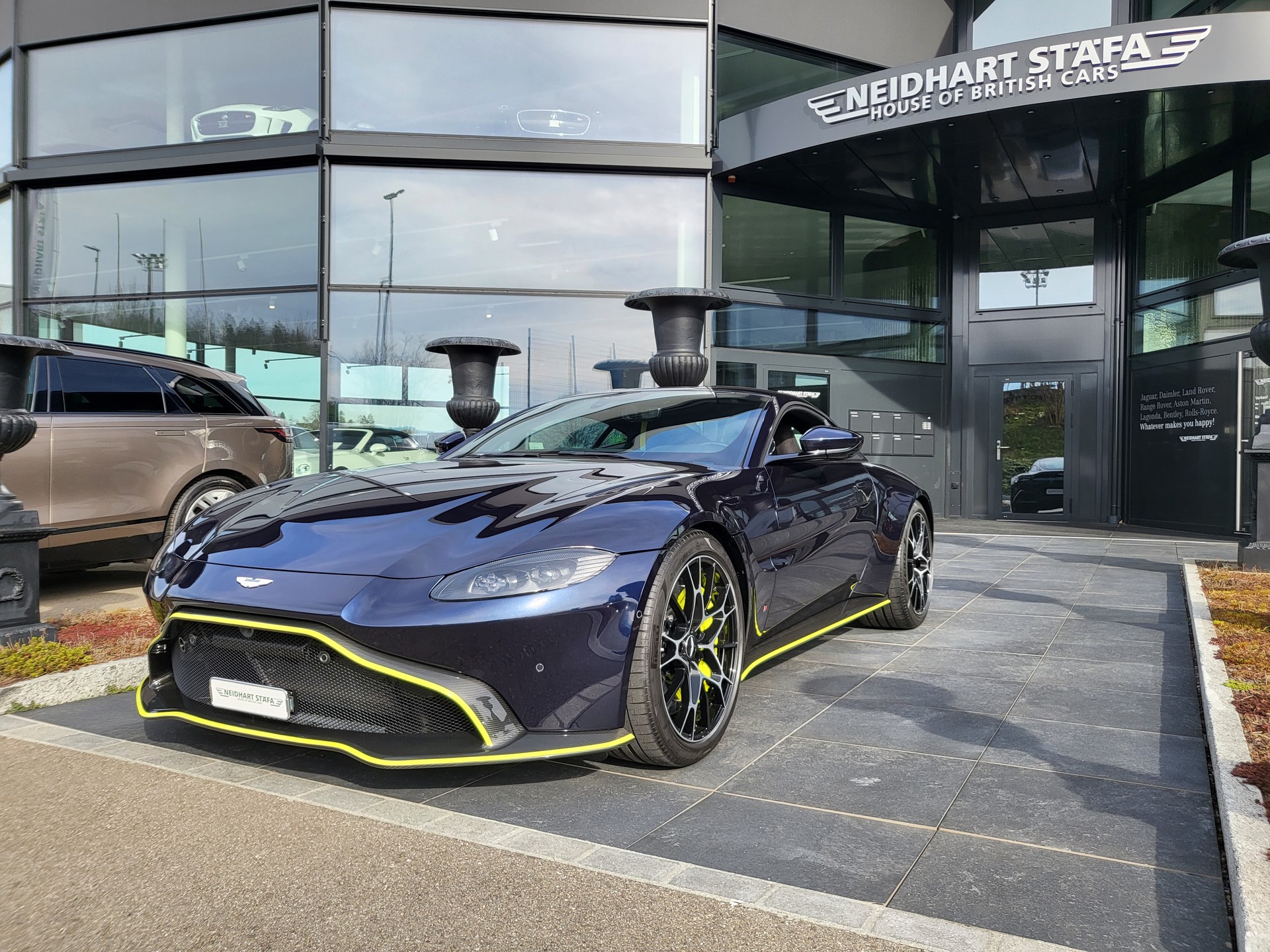 ASTON MARTIN V8 Vantage 4.0 Coupé-image-0