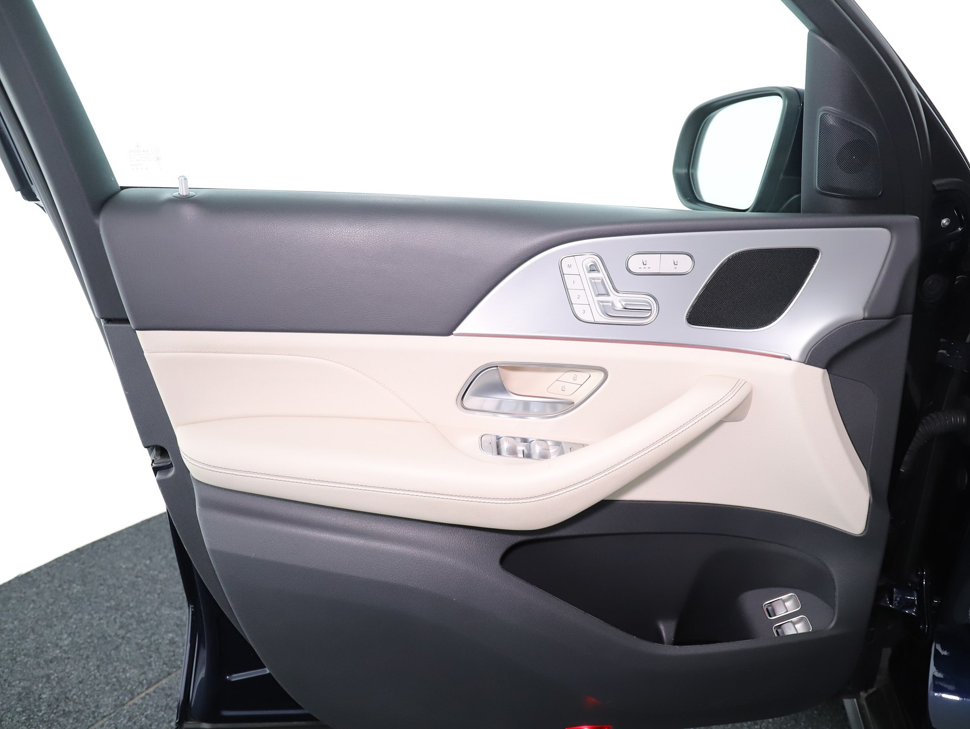 MERCEDES-BENZ GLE 350 d 4Matic-image-13