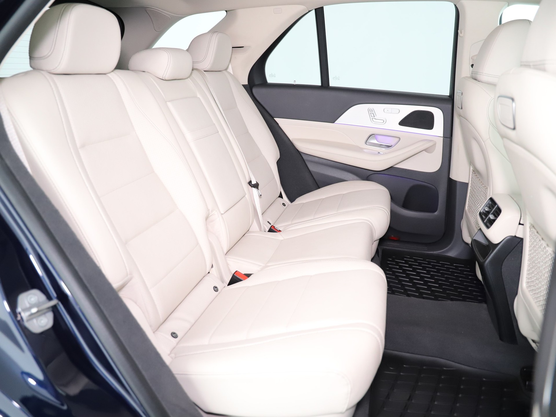 MERCEDES-BENZ GLE 350 d 4Matic-image-12