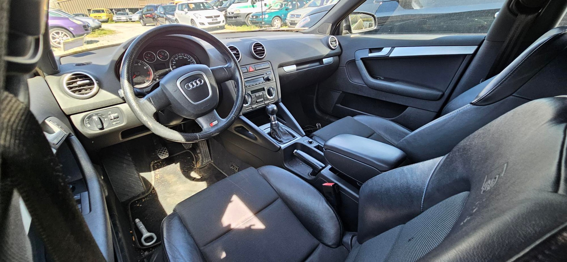 AUDI A3 Sportback 2.0 Turbo FSI Ambition quattro-image-4