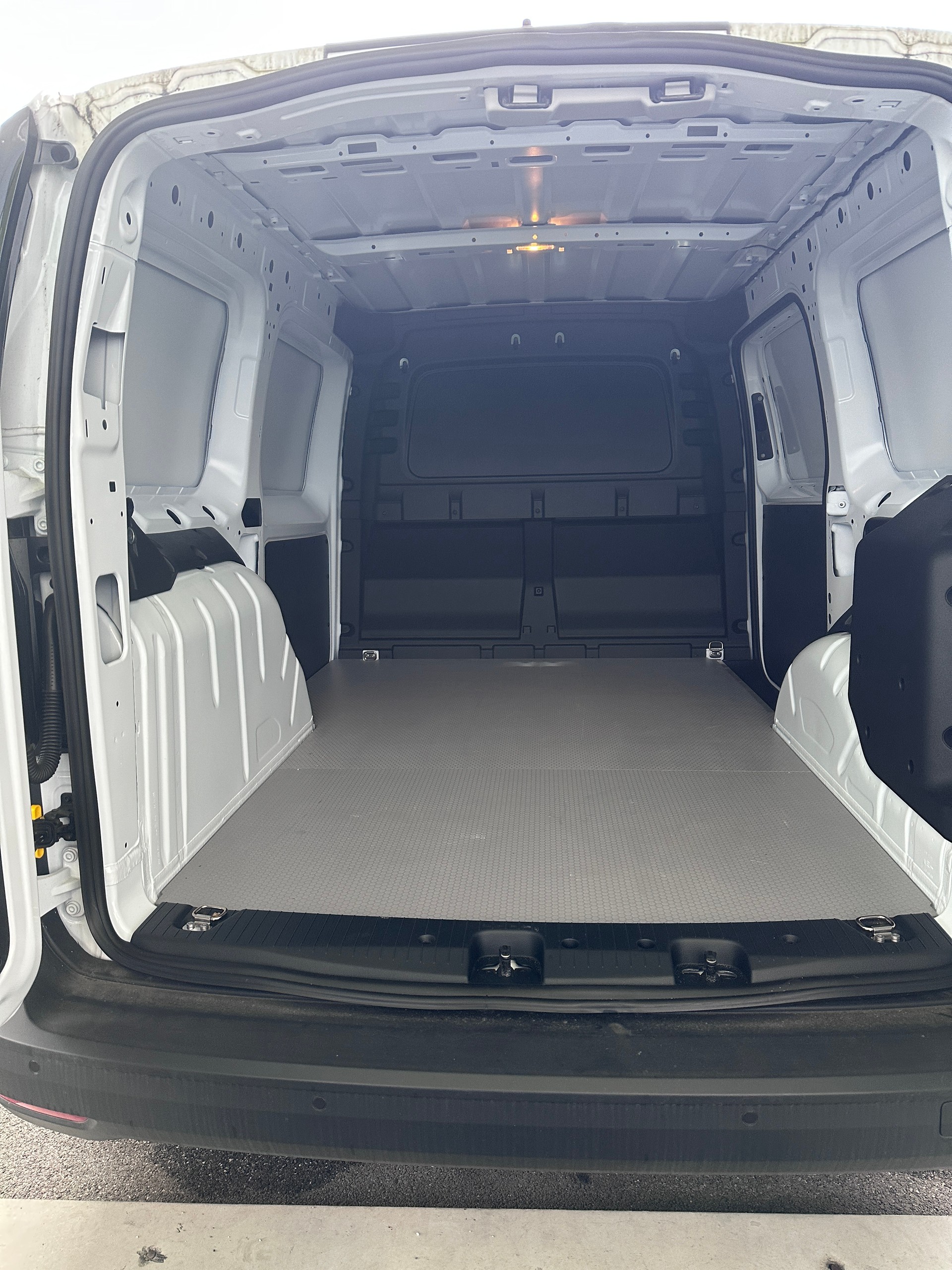 FORD Grand Transit Connect Kasten 1.5 EcoBoost PHEV Trend-image-9