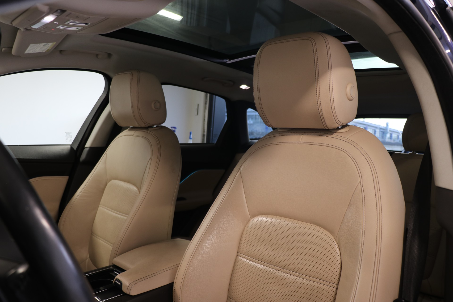 JAGUAR F-Pace 30t 2.0 Prestige AWD Automatik-image-6