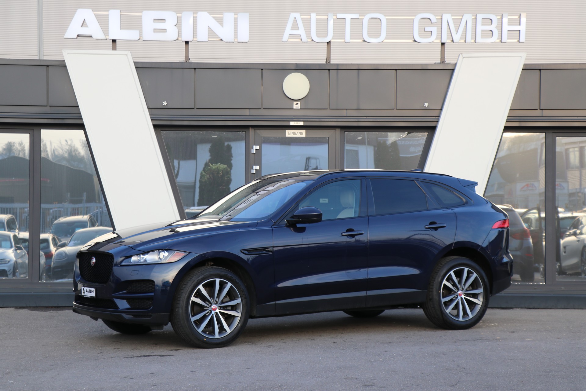 JAGUAR F-Pace 30t 2.0 Prestige AWD Automatik-image-0