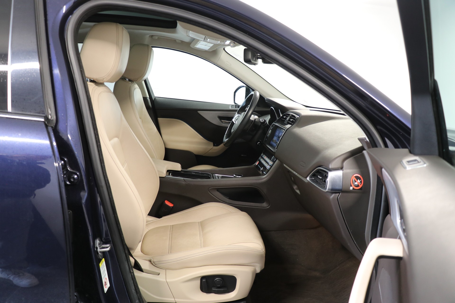 JAGUAR F-Pace 30t 2.0 Prestige AWD Automatik-image-11