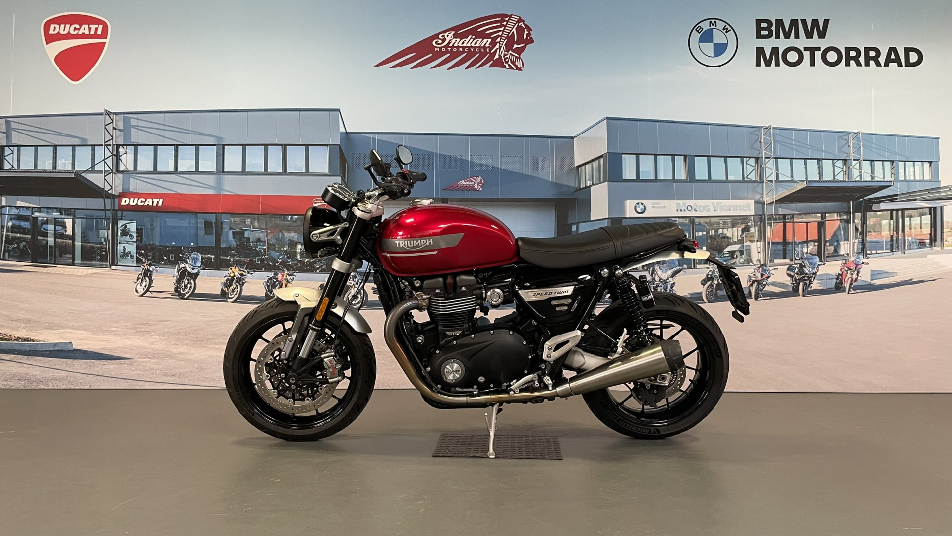 TRIUMPH Speed Twin 1200 Amortisseurs Ohlins STX-36 Blackline-showroom-element-3