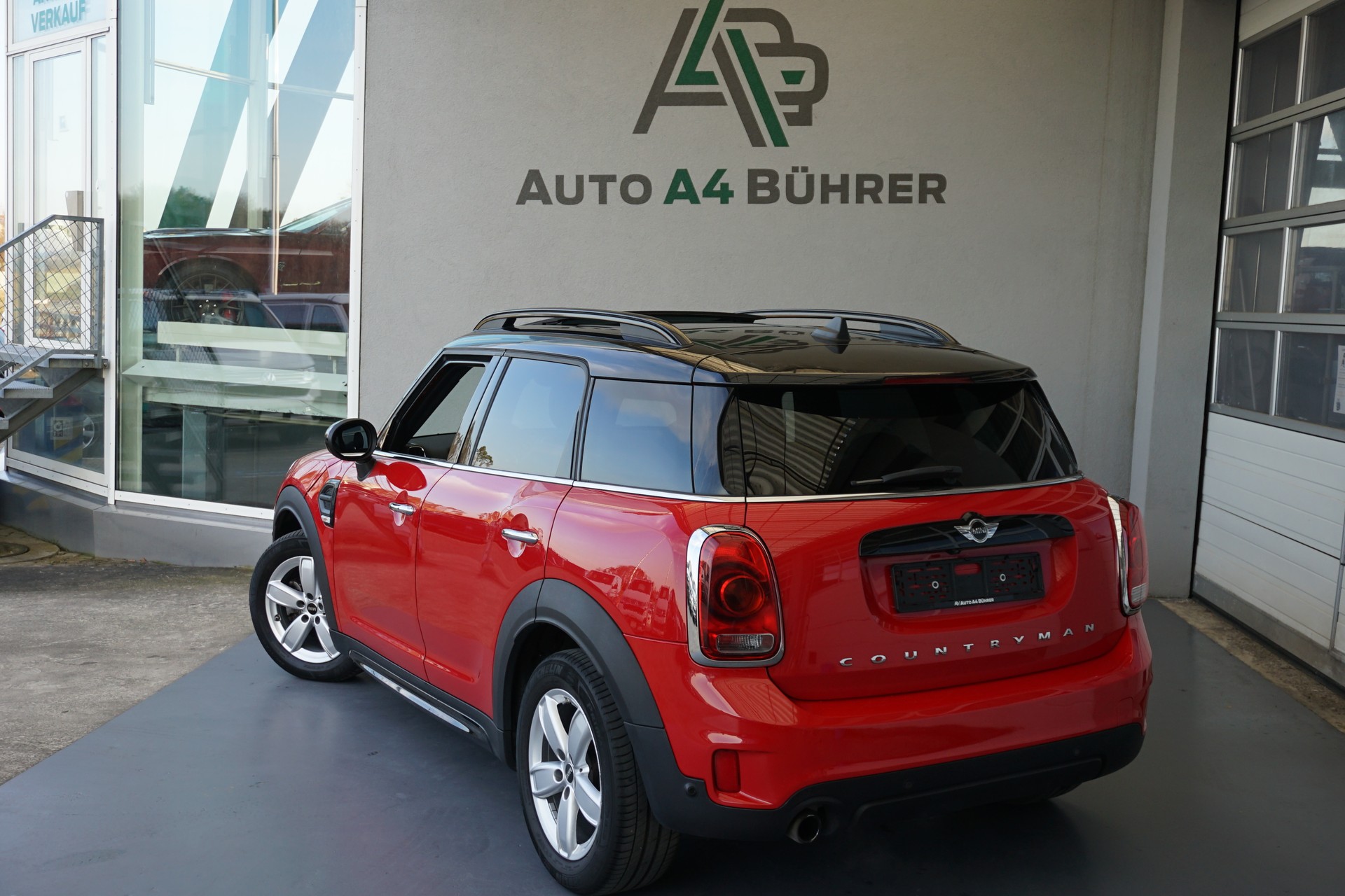 MINI Countryman Cooper ALL4 Automatic 136PS-image-5