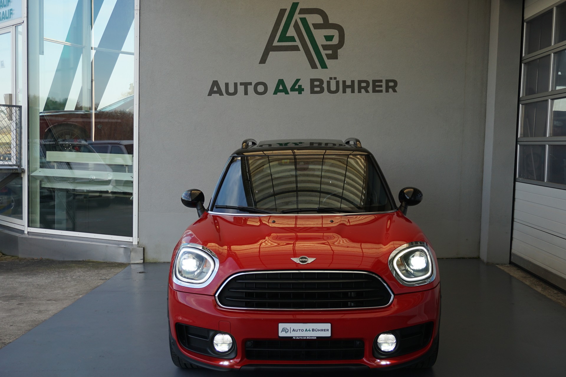 MINI Countryman Cooper ALL4 Automatic 136PS-image-8