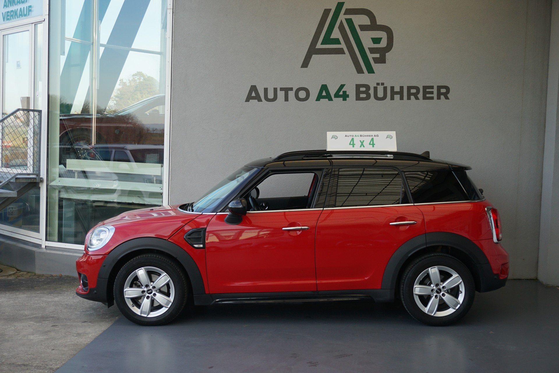 MINI Countryman Cooper ALL4 Automatic 136PS-image-0
