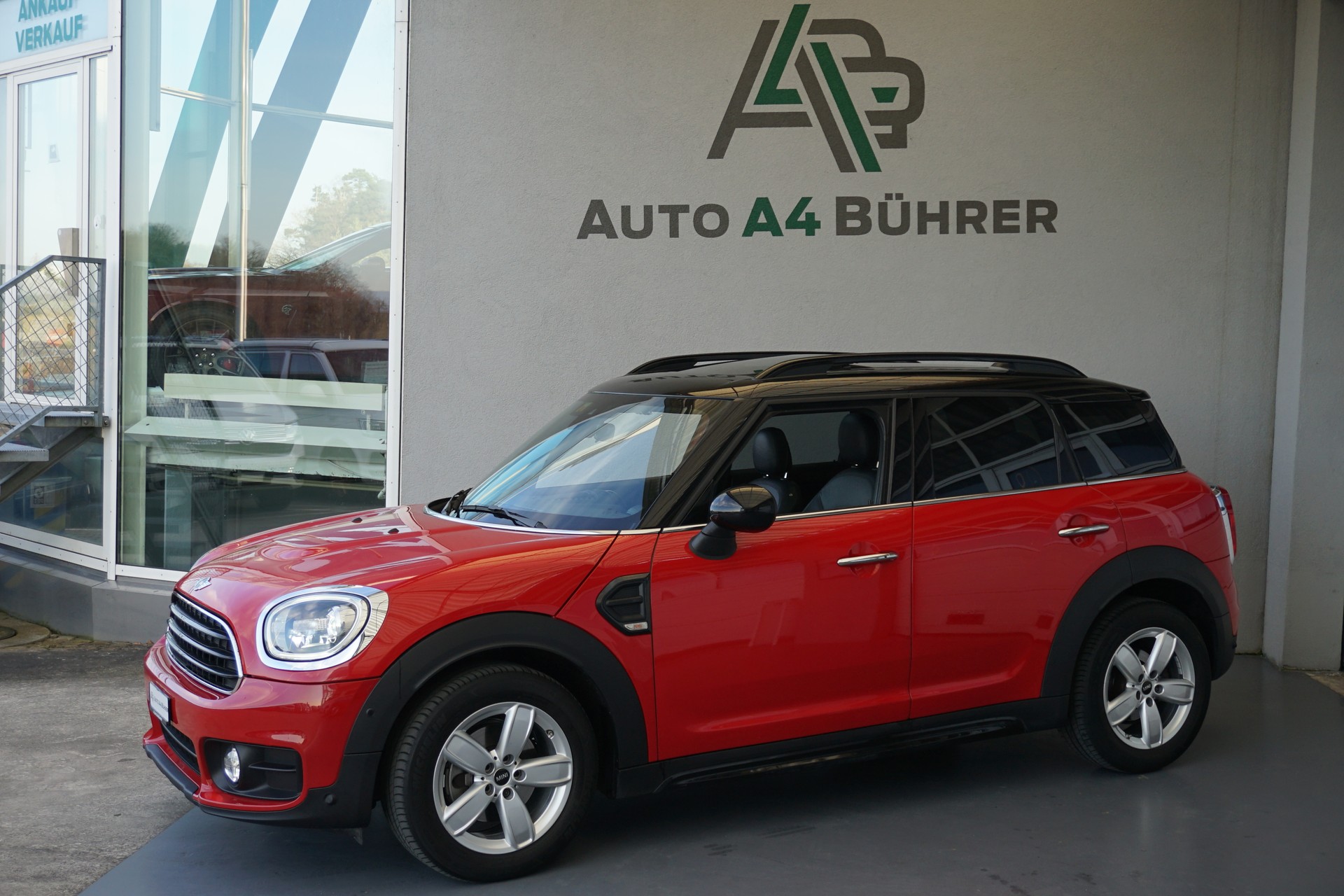 MINI Countryman Cooper ALL4 Automatic 136PS-image-3