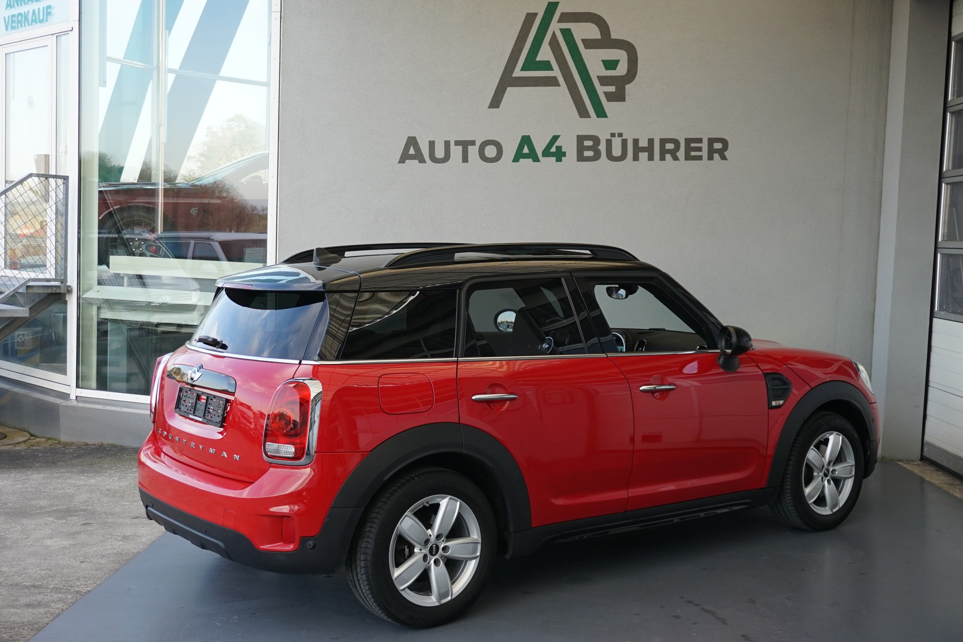 MINI Countryman Cooper ALL4 Automatic 136PS-image-7